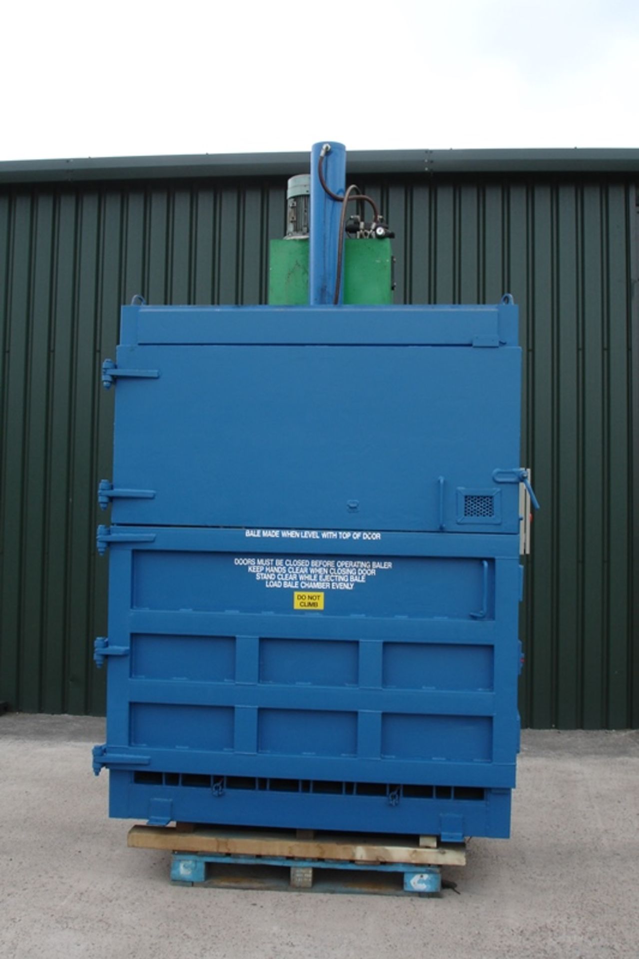 BRG  Hydraulic Mill Size Baler