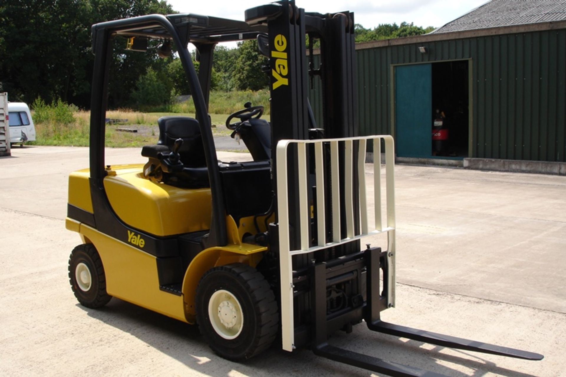 Yale 2.5 Ton Diesel Forklift  ( 2008 ) - Image 3 of 7