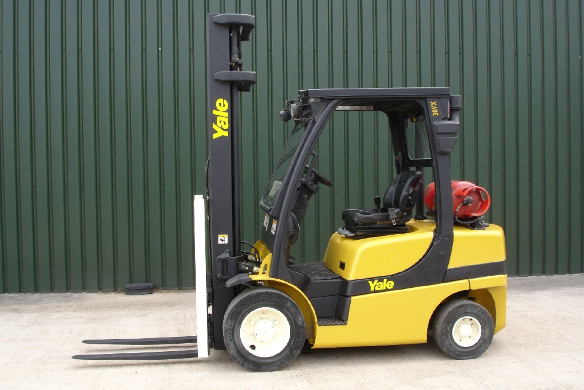 Yale  GLP30VX   Forklift  ( 2010 )