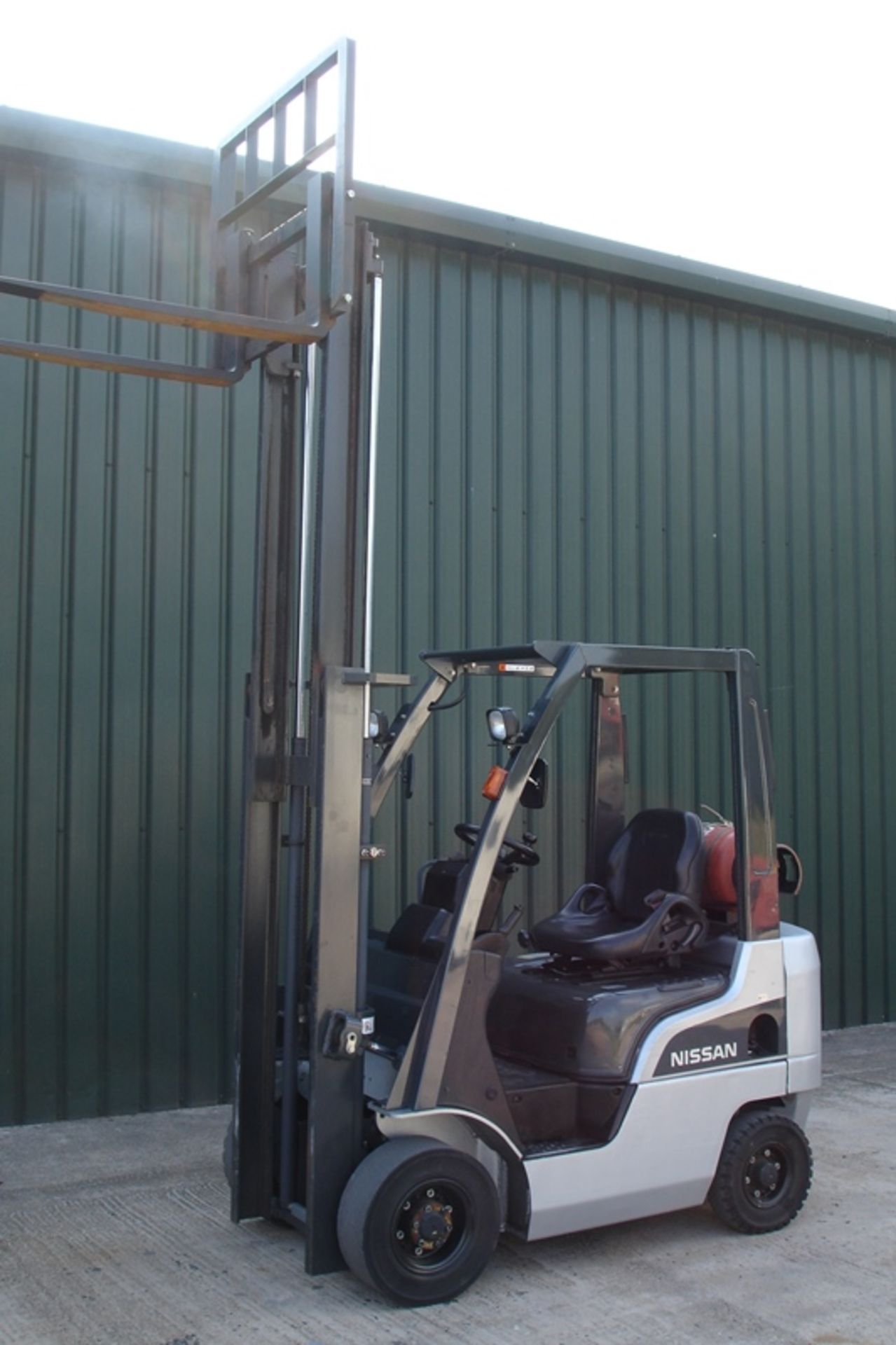 Nissan 1.5 Ton Forklift  ( 2009 ) - Image 8 of 8