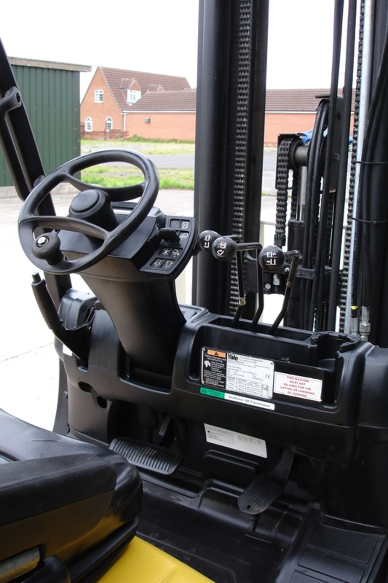 Yale GLP30VX  Forklift  (2010) - Image 5 of 7