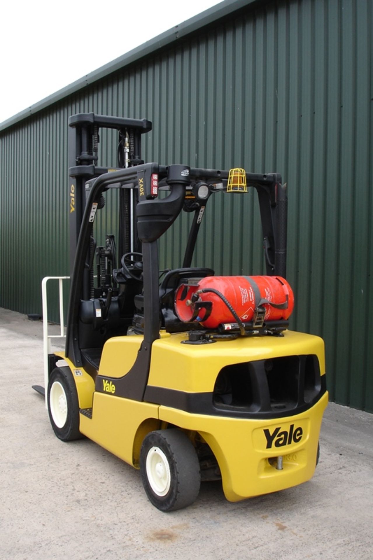 Yale GLP30VX  Forklift  (2010) - Image 3 of 7