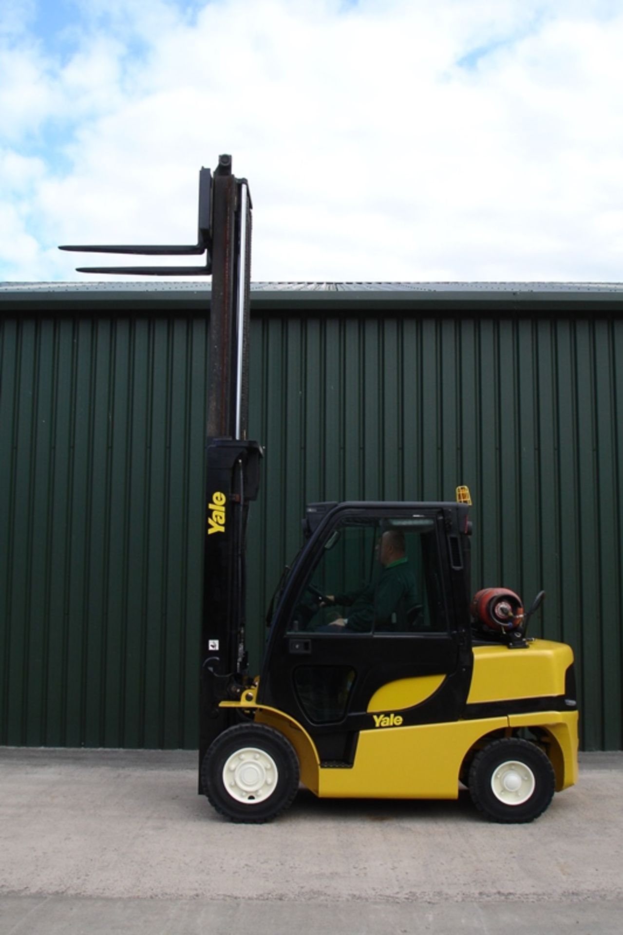 Yale GLP40VX5  Forklift (2011) - Image 7 of 8