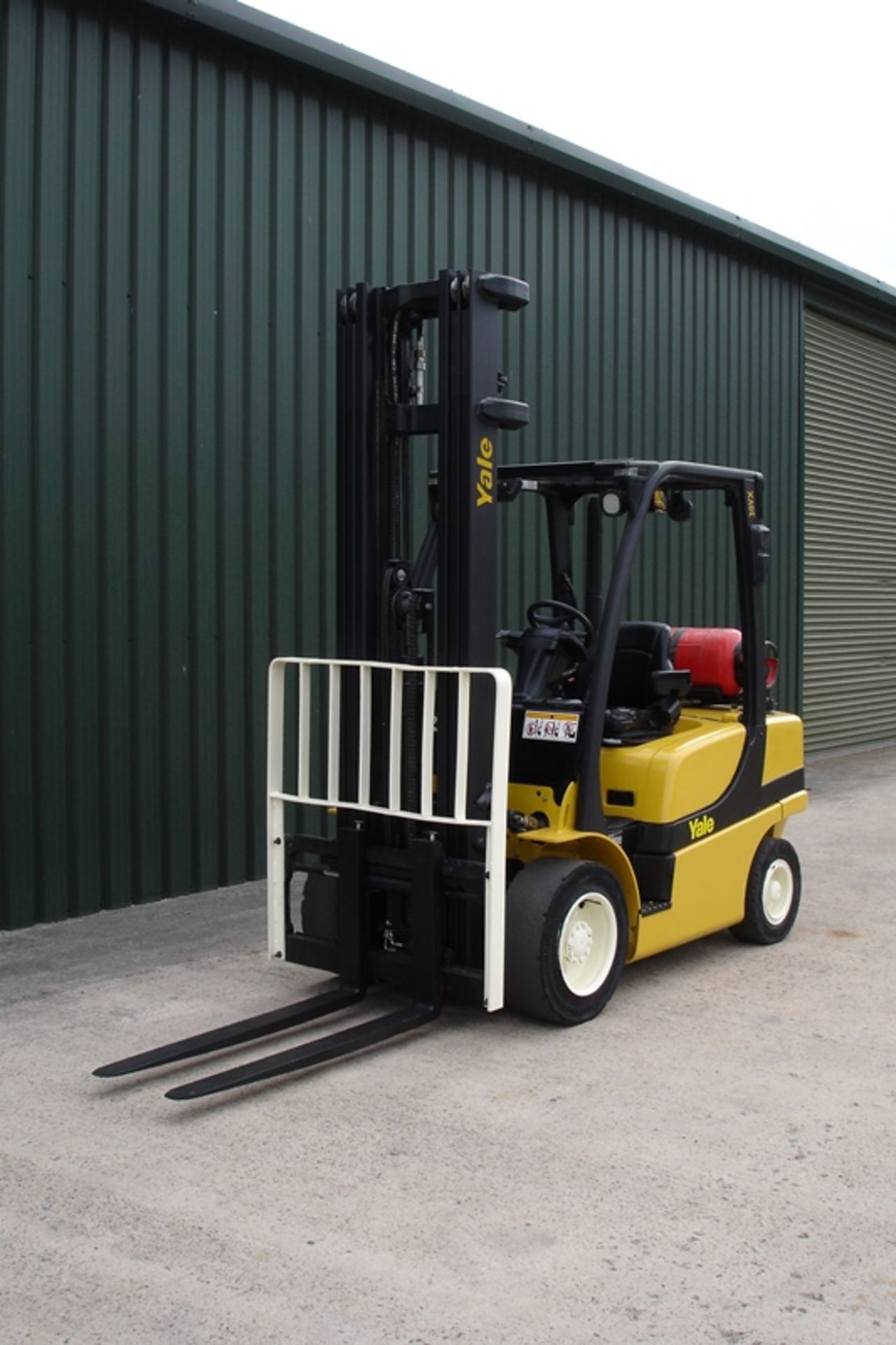 Yale GLP30VX  Forklift  (2010) - Image 2 of 7