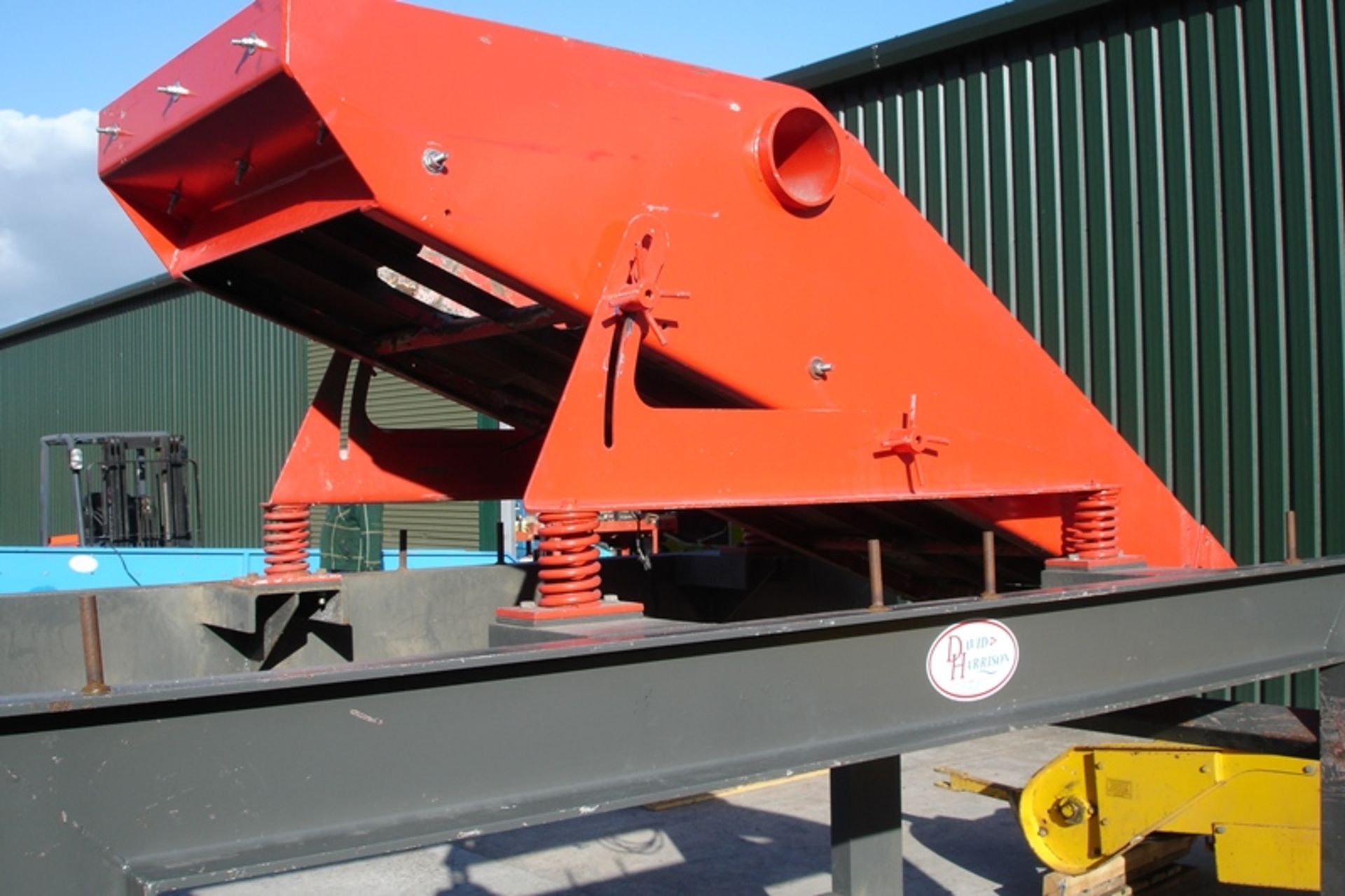 Vibratory Feed Unit on stand - Image 3 of 4