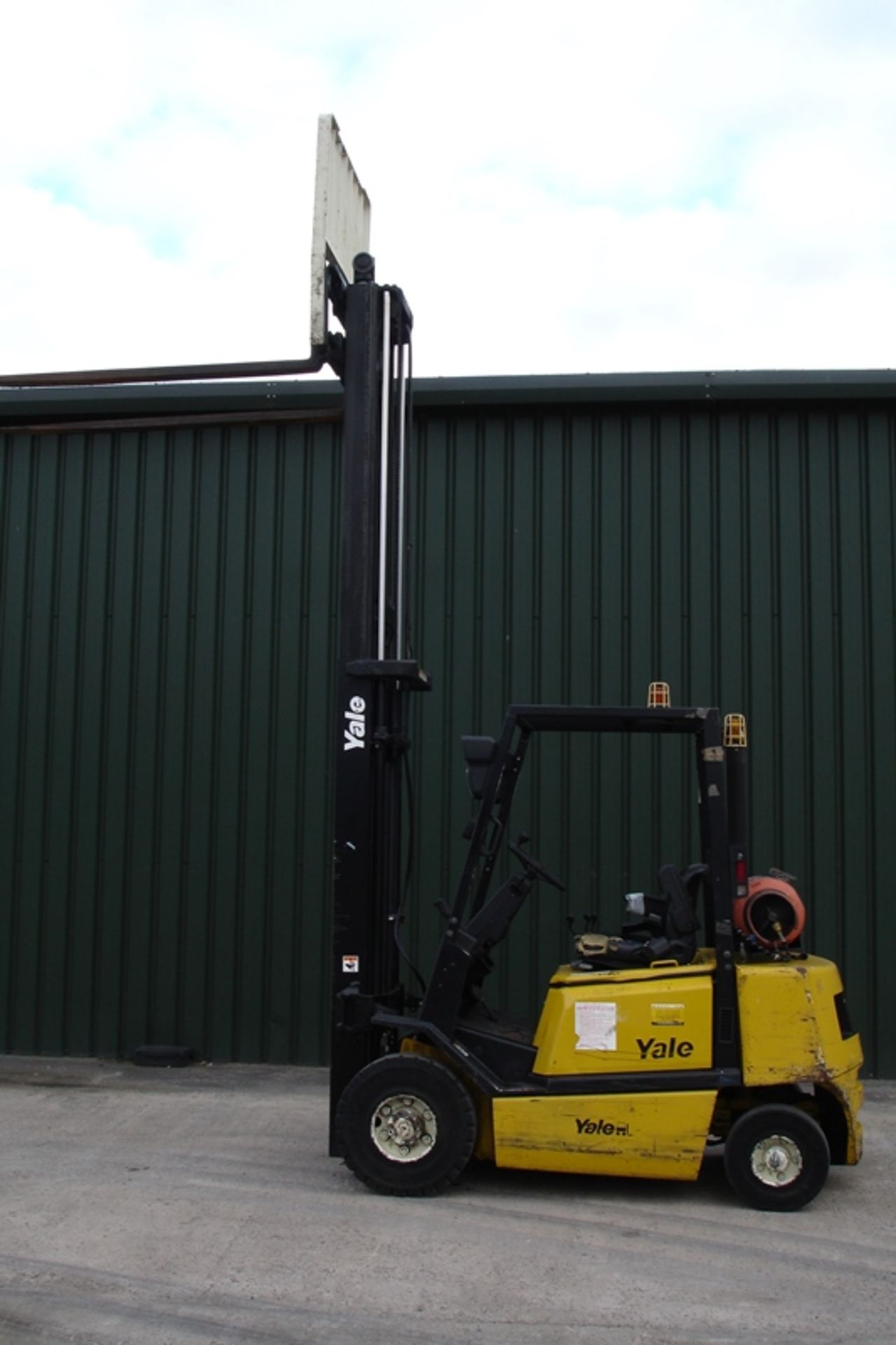Yale GLP20TF Forklift  (2005) - Image 5 of 6