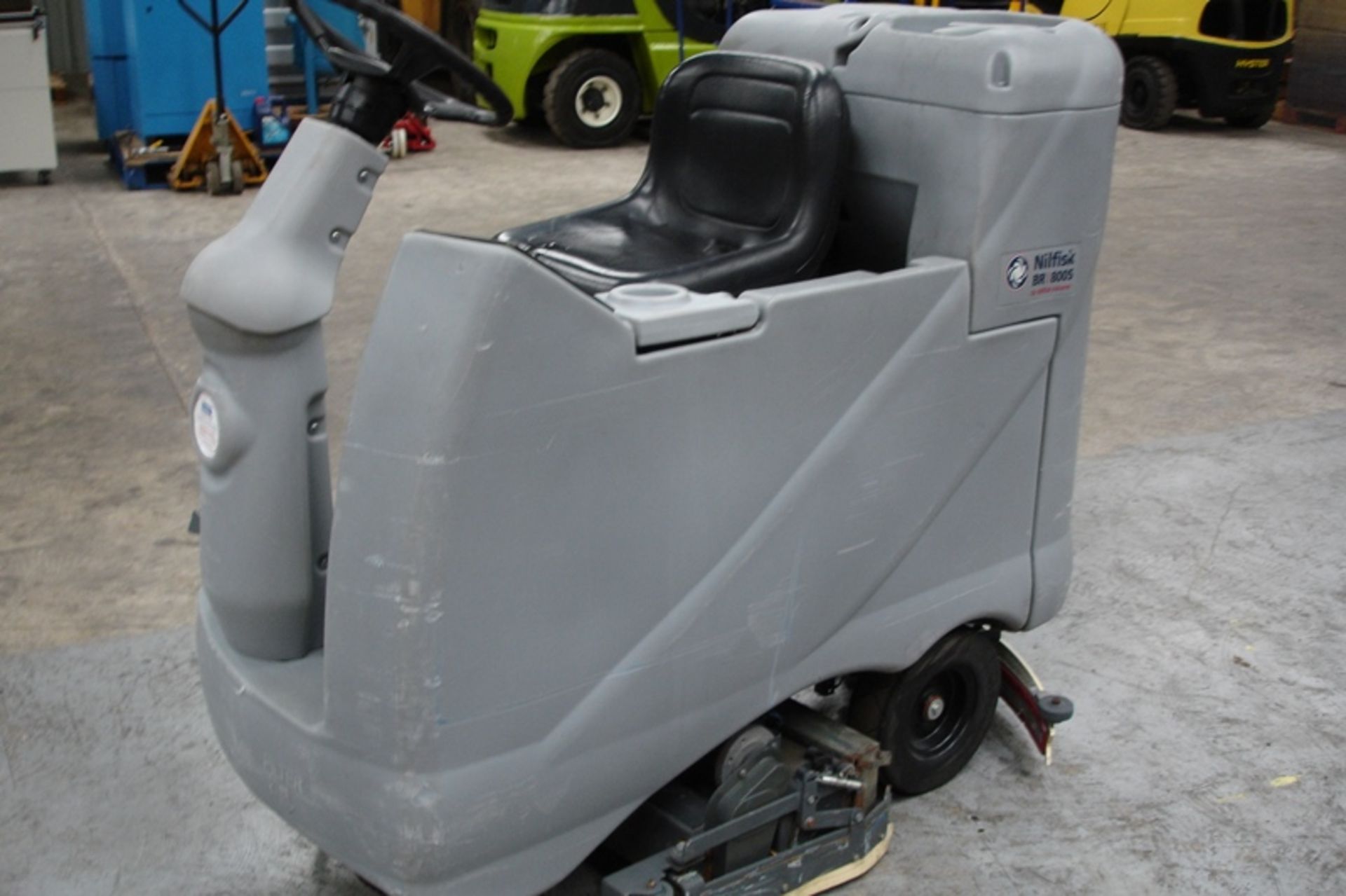 Nilfisk-Advance ride on floor scrubber / drier - Image 3 of 9