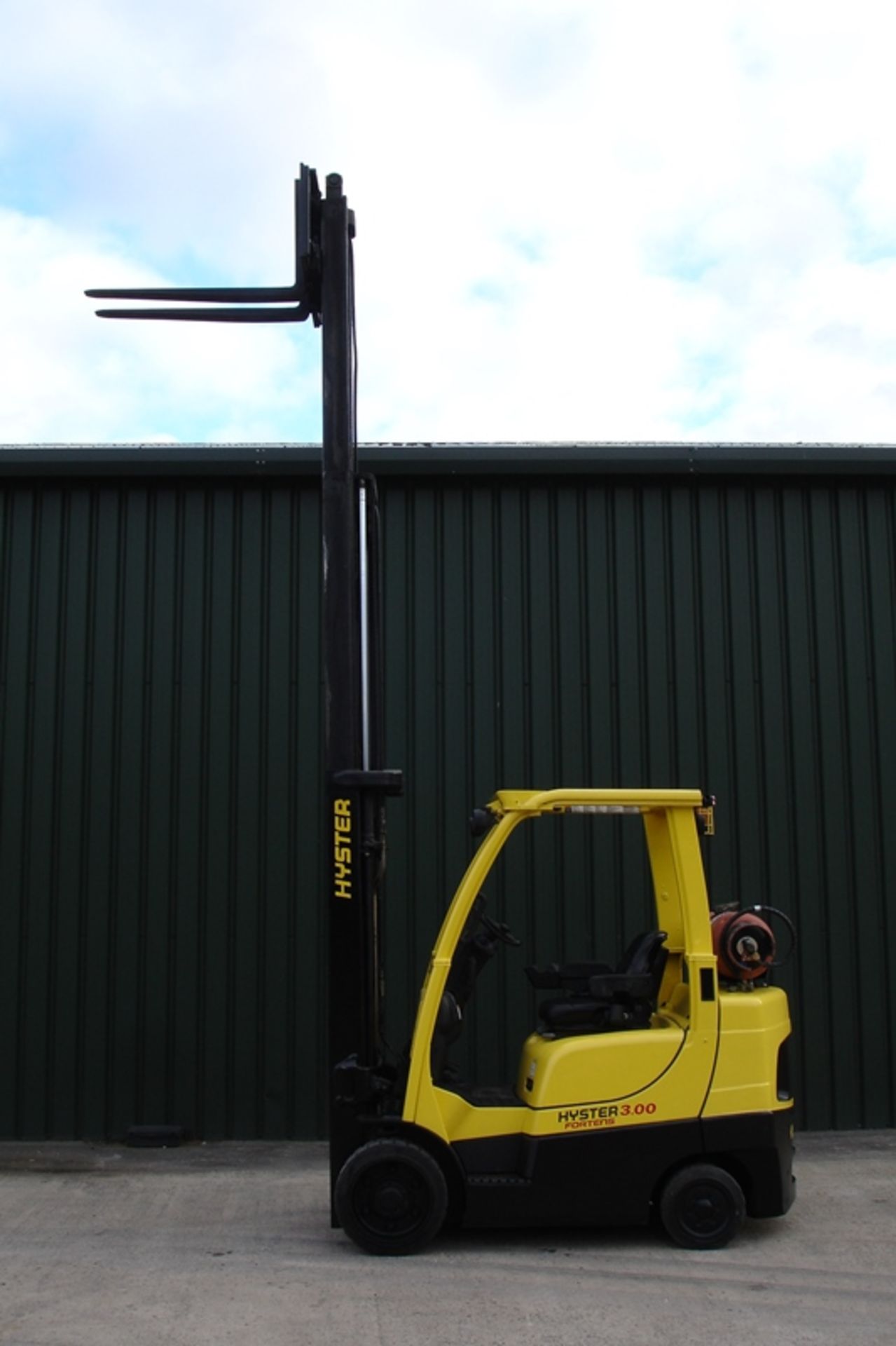 Hyster S3.0FT Compact Forklift (2005) - Image 6 of 6