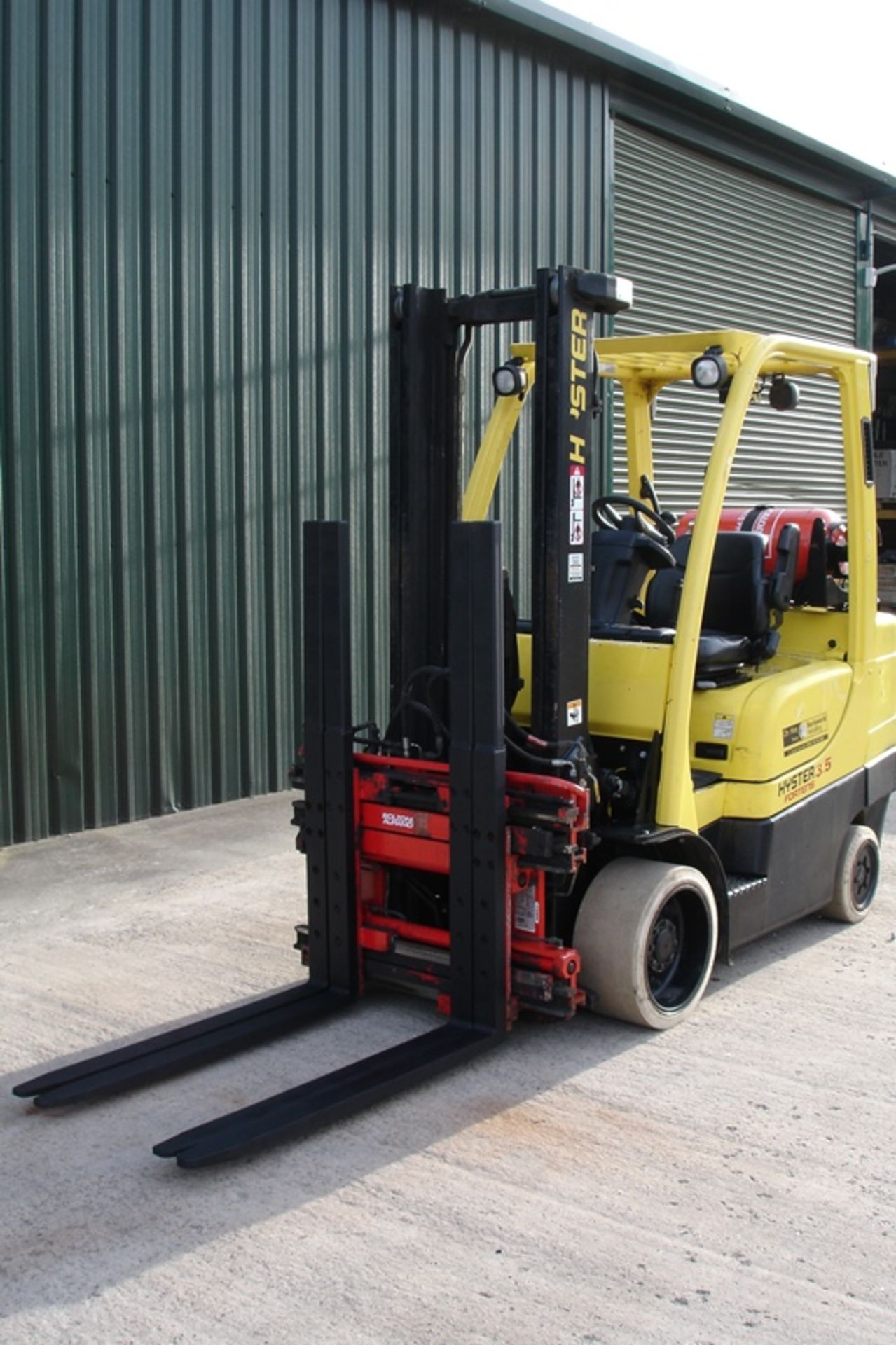 Hyster  S3.5FT Compact Forkilft  (2008) - Image 2 of 9
