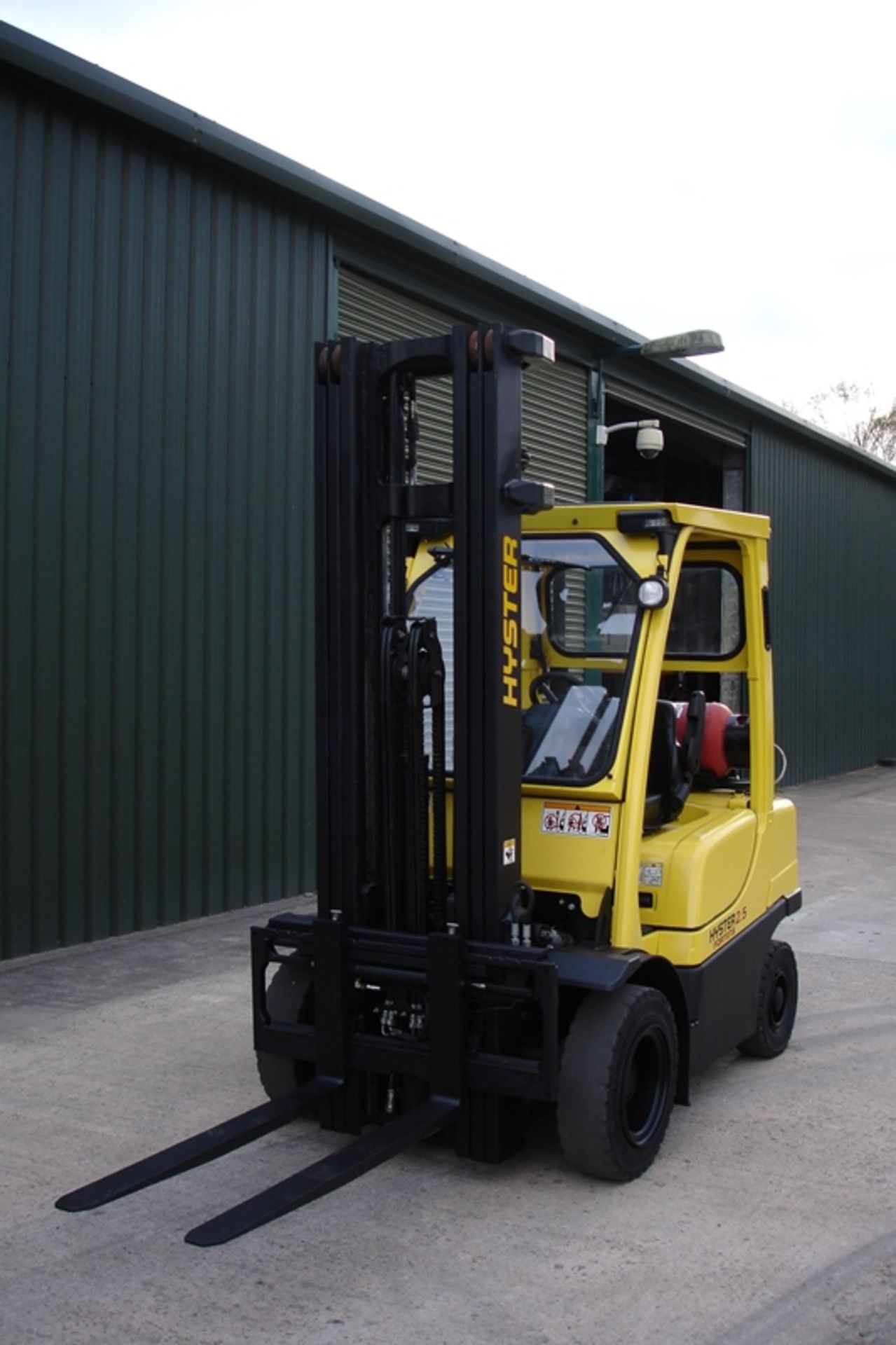 Hyster H2.5FT Forklift  (2008) - Image 2 of 6