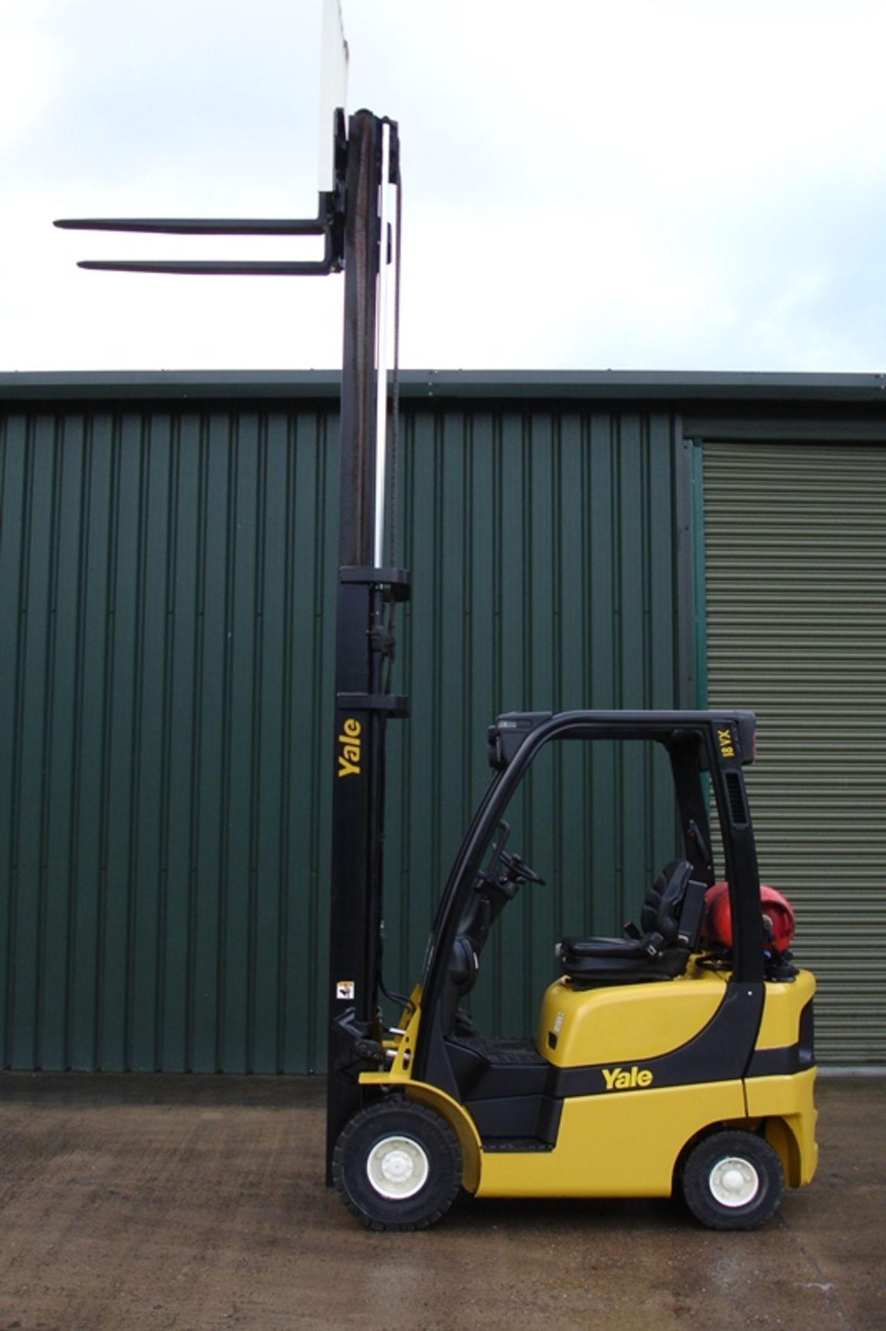 Yale GLP18VX Forklift  ( 2011 ) - Image 6 of 6