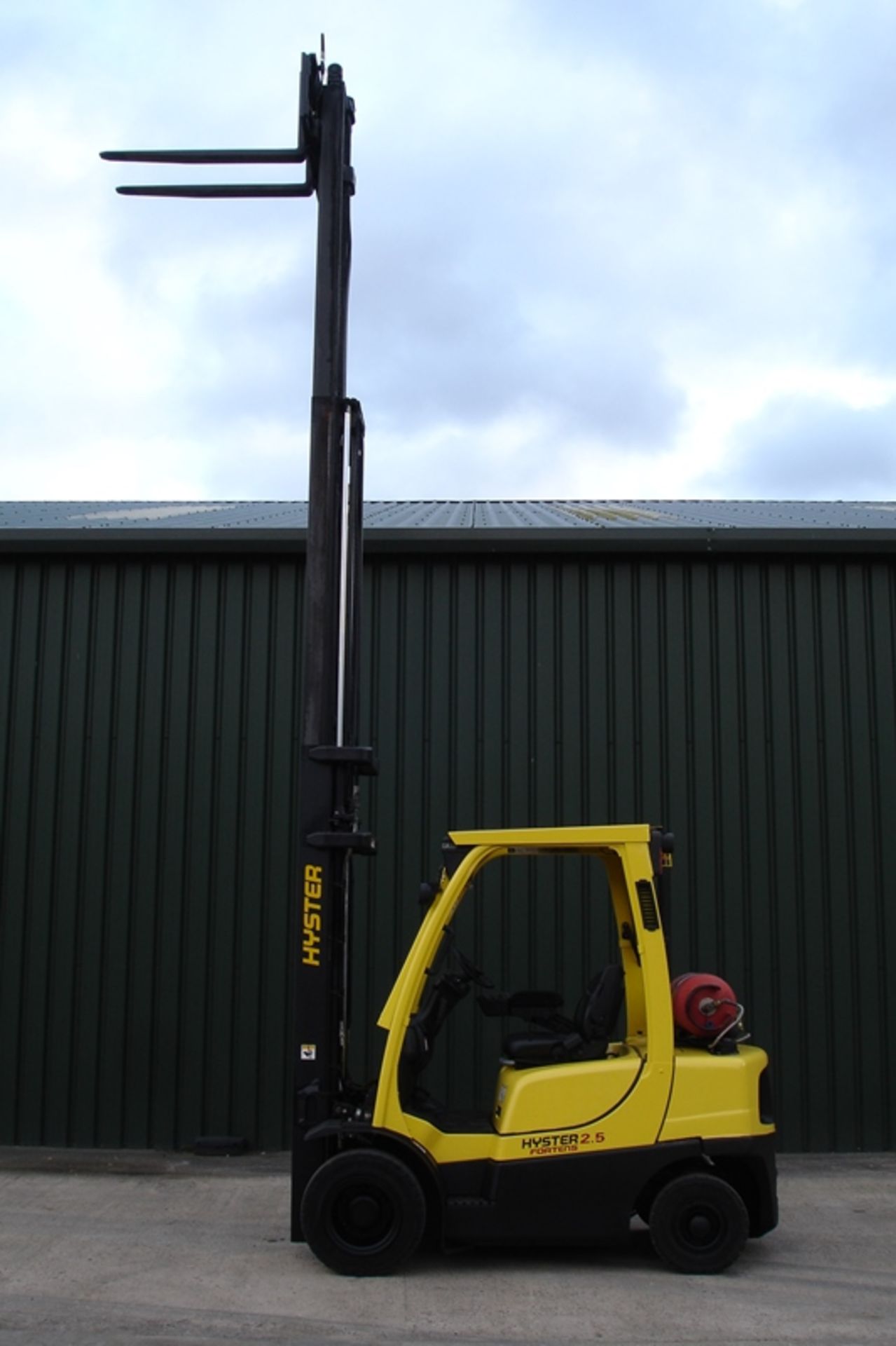 Hyster H2.5FT Forklift  (2008) - Image 6 of 6