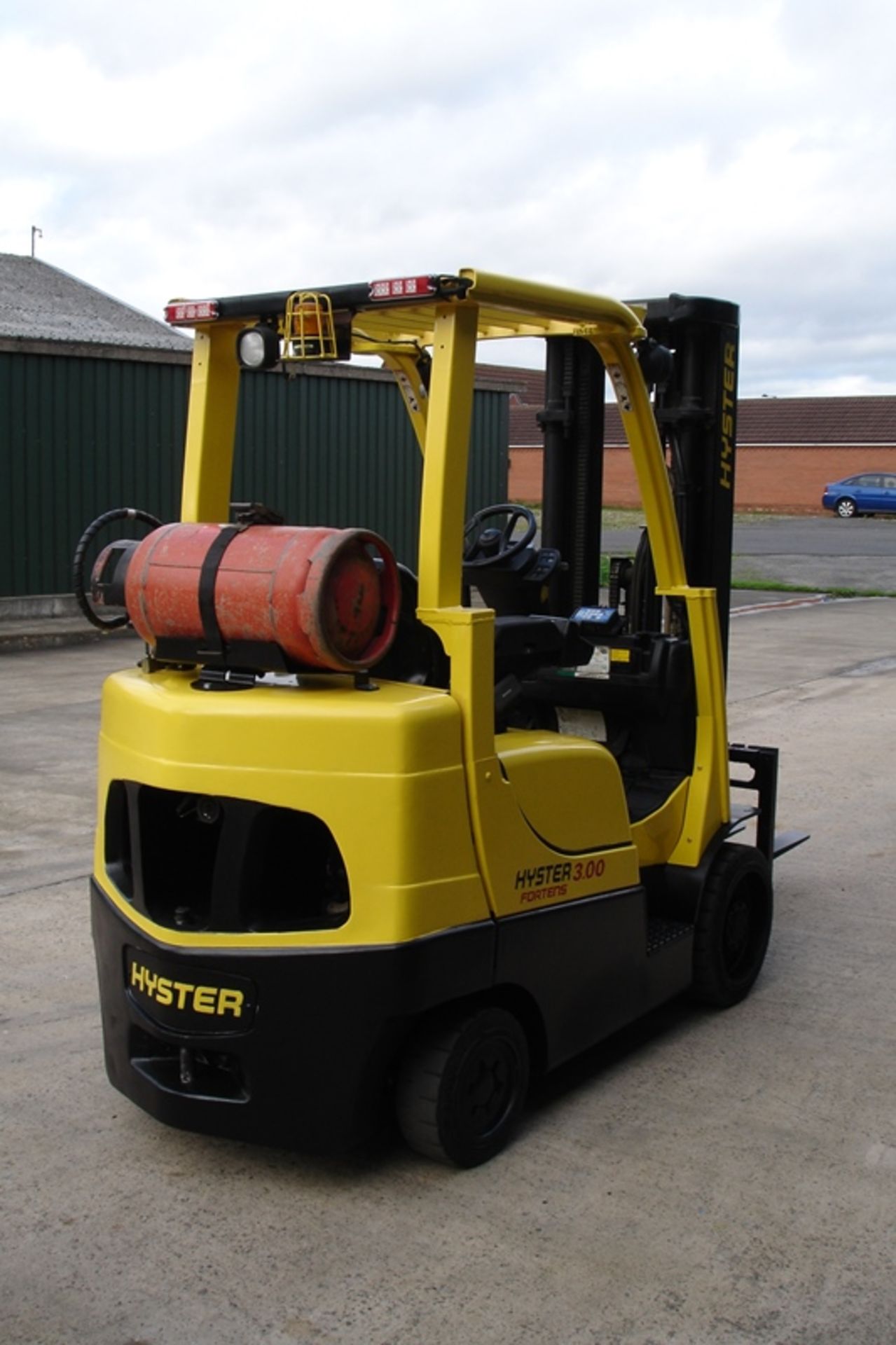 Hyster S3.0FT Compact Forklift (2005) - Image 4 of 6