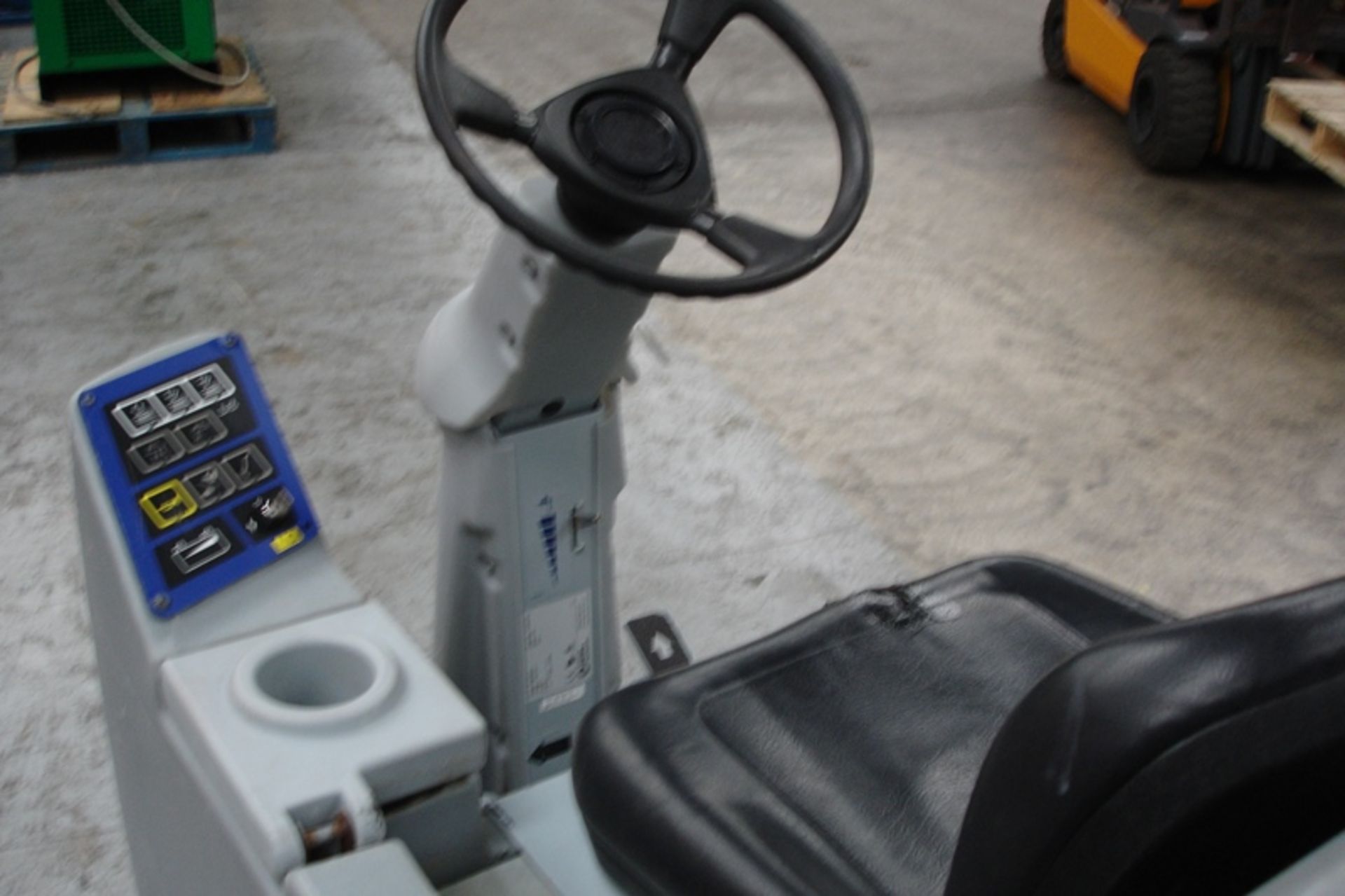 Nilfisk-Advance ride on floor scrubber / drier - Image 5 of 9