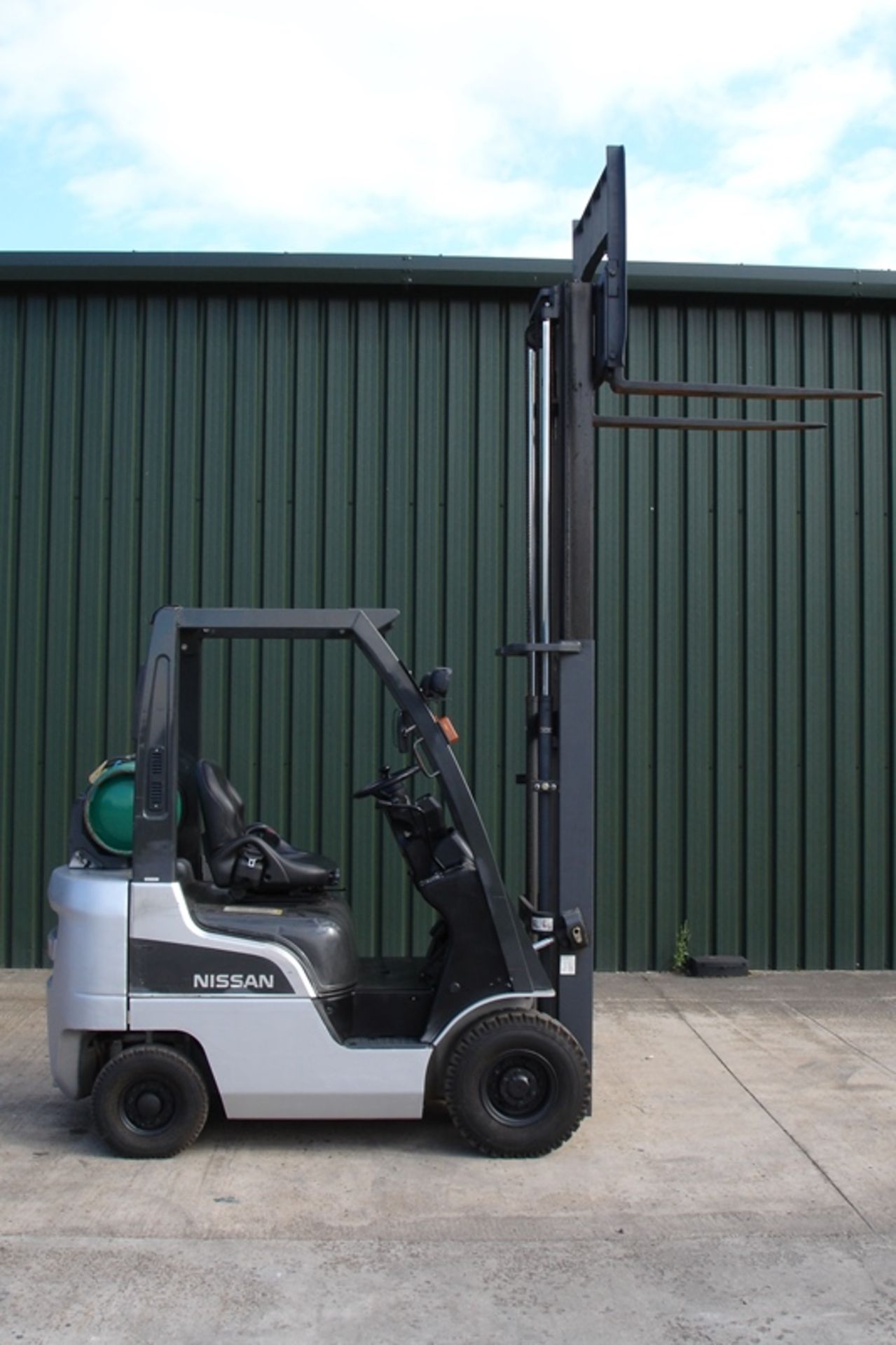 Nissan  1.5 ton Forklift  (2009) - Image 7 of 7