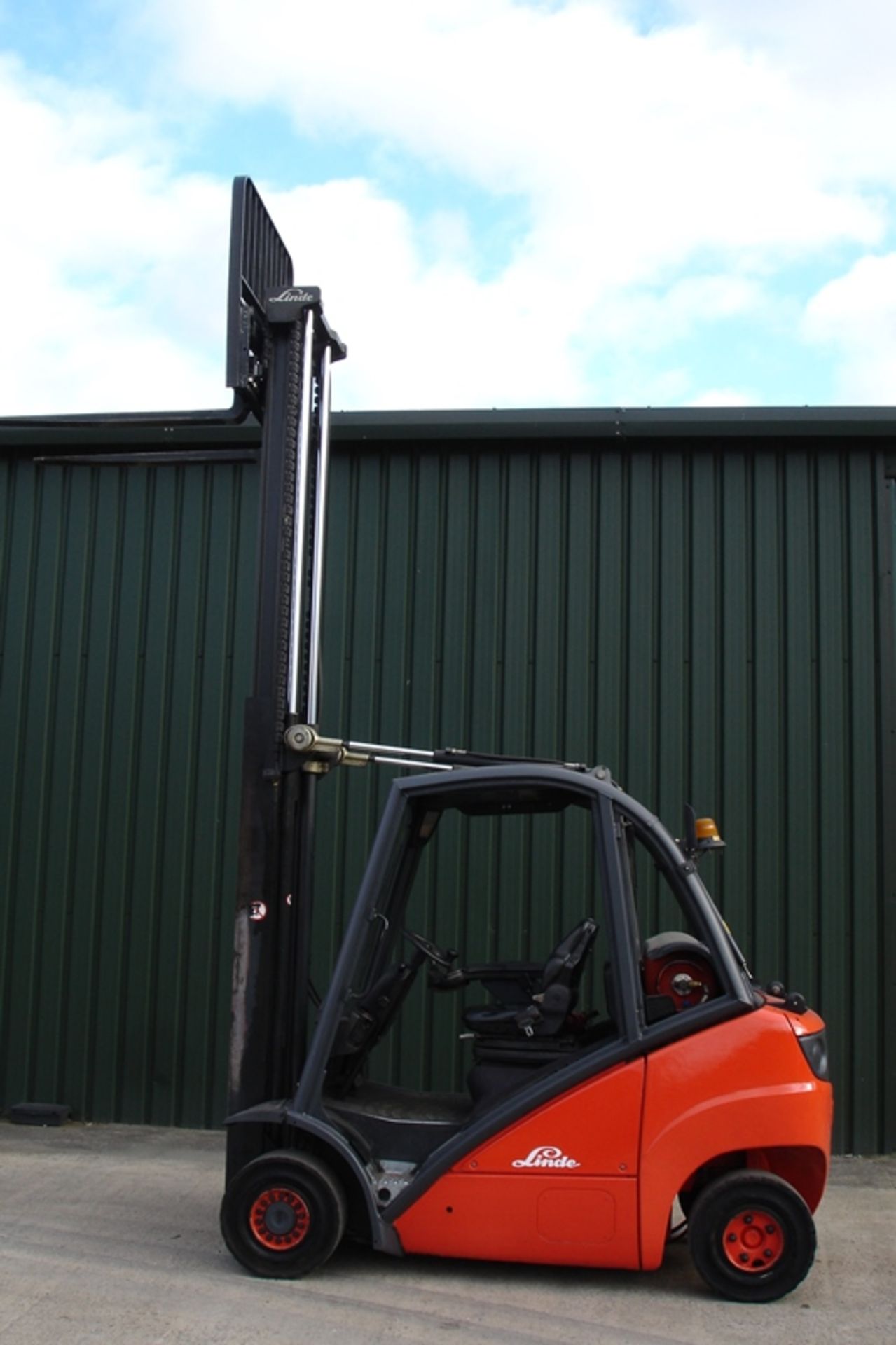 Linde H25T Forklift  (2007) - Image 6 of 6