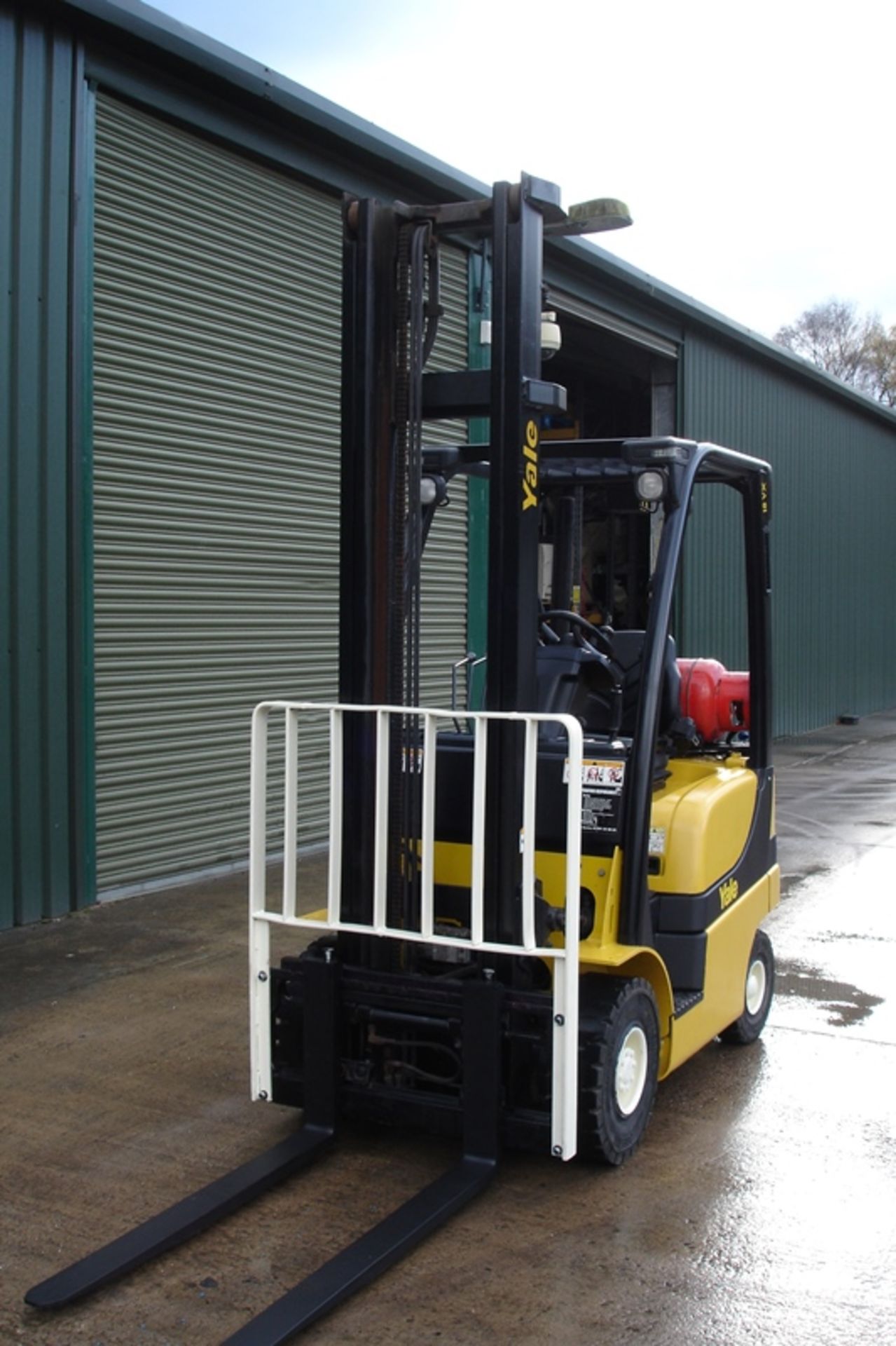 Yale GLP18VX Forklift  ( 2011 ) - Image 2 of 6