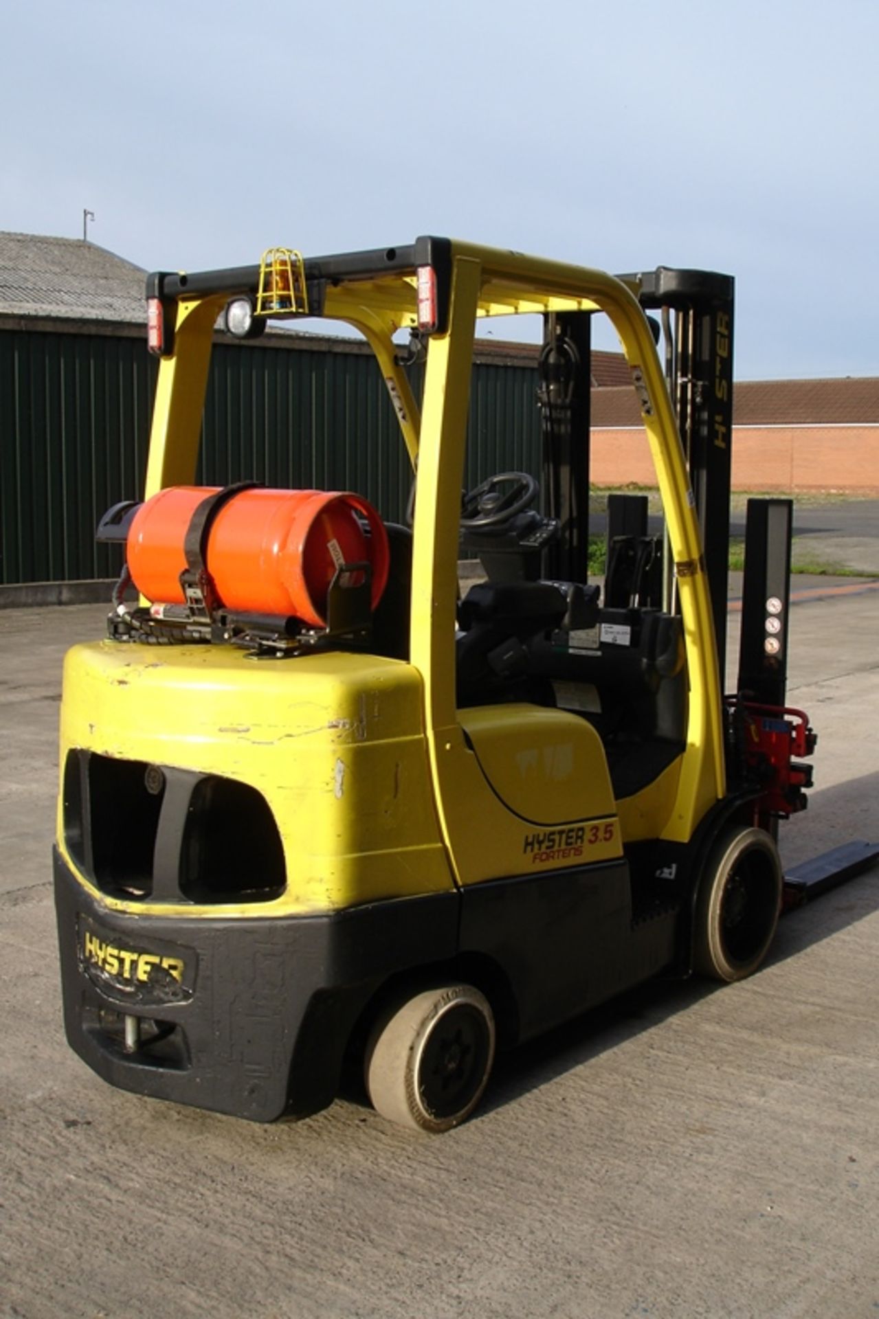 Hyster  S3.5FT Compact Forkilft  (2008) - Image 4 of 9