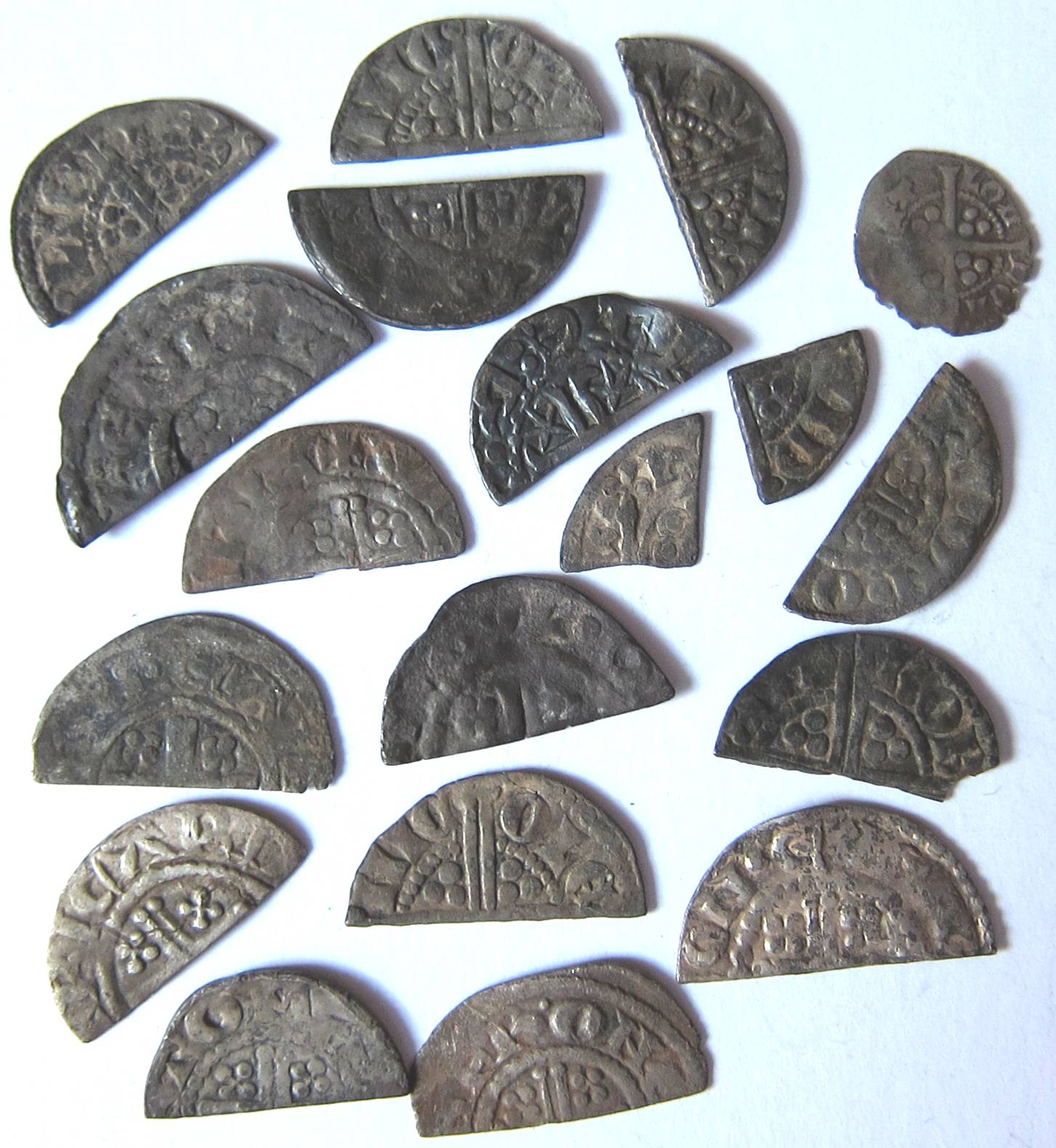 Medieval - HENRY 111, etc. 16 x cut halfpennies, 2 x cut farthings and one full halfpenny.