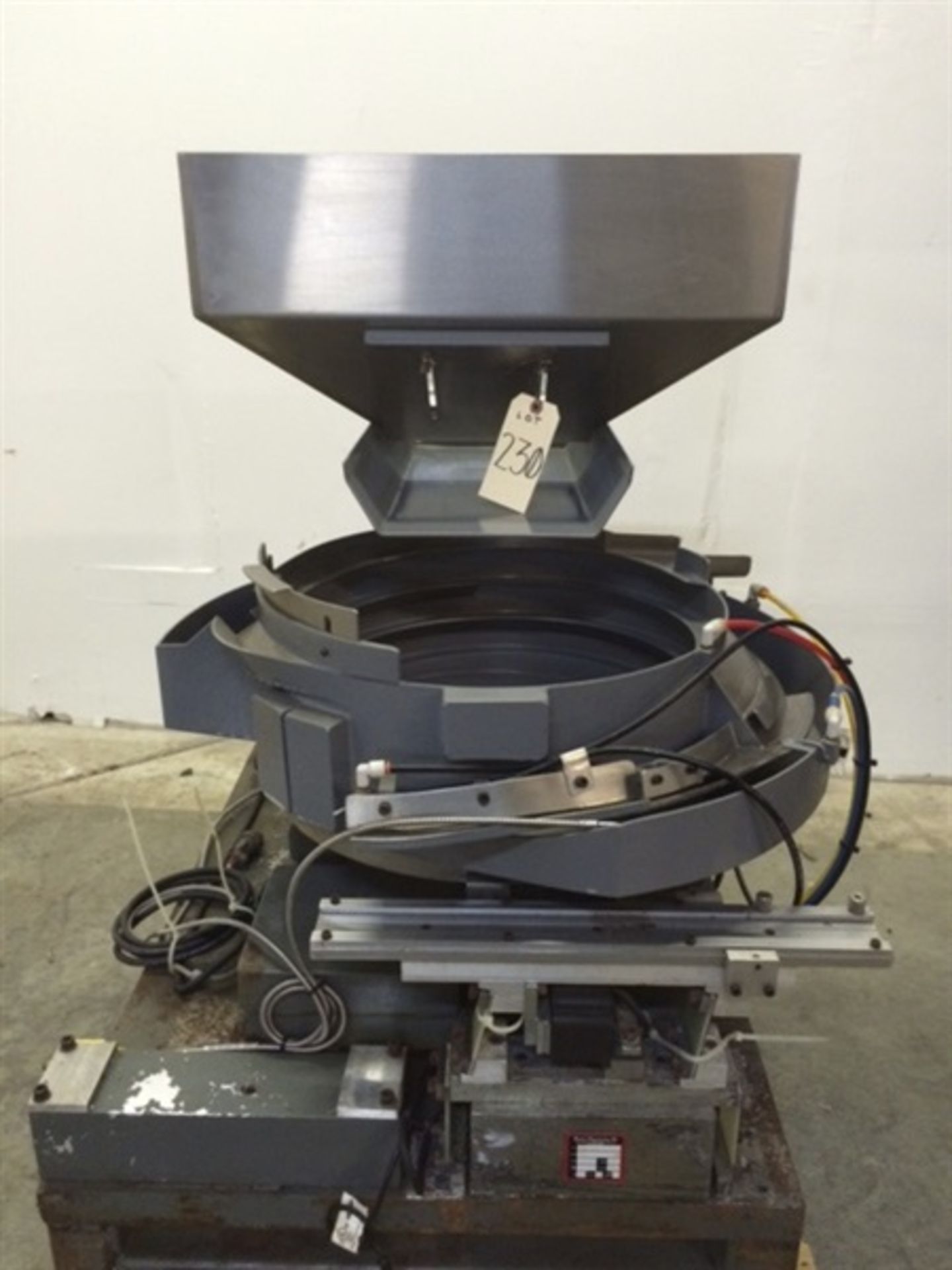 Service Engineering Vibratory Feeder Bowl with Hopper