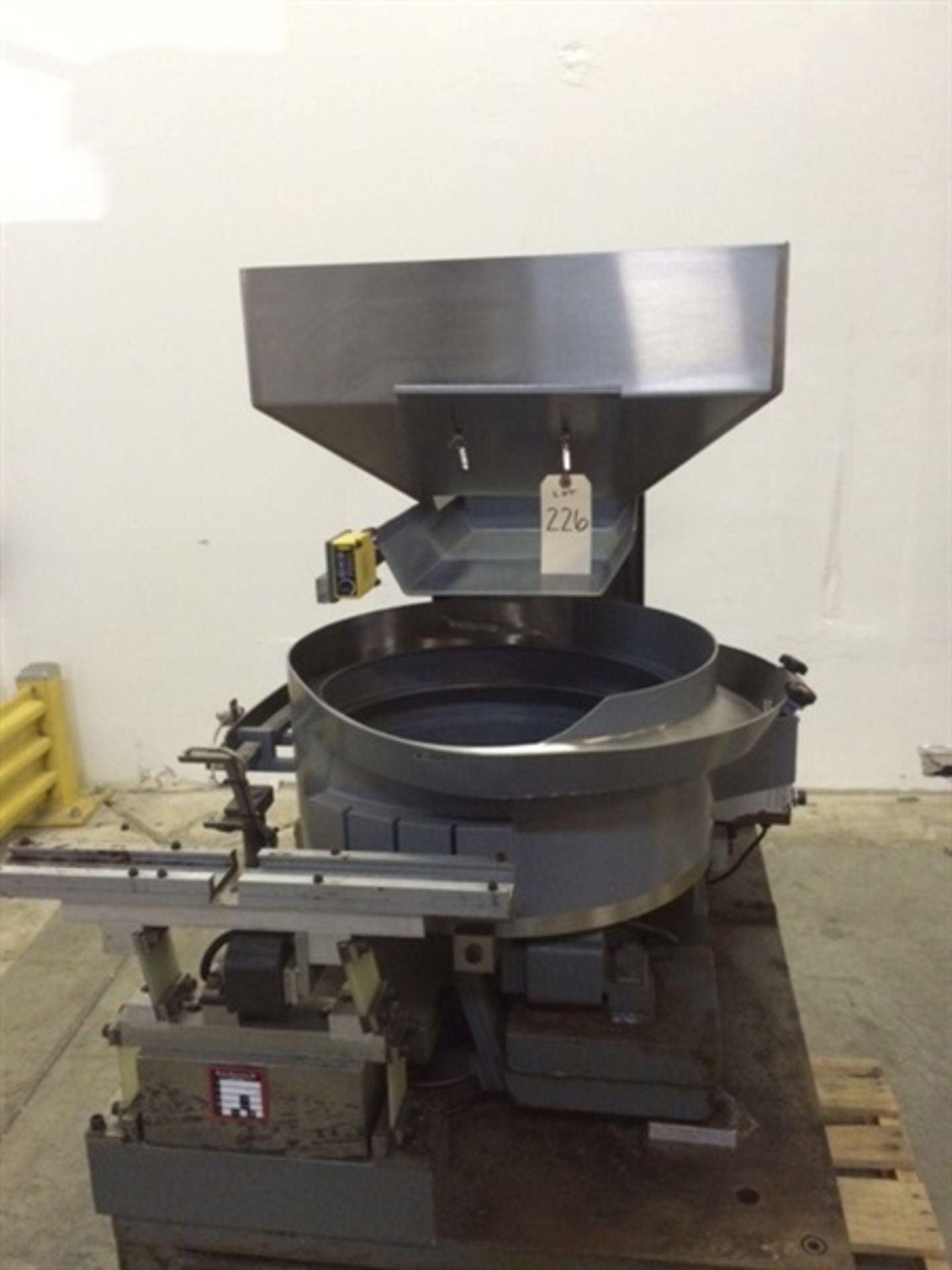 Service Engineering Vibratory Feeder Bowl with Hopper