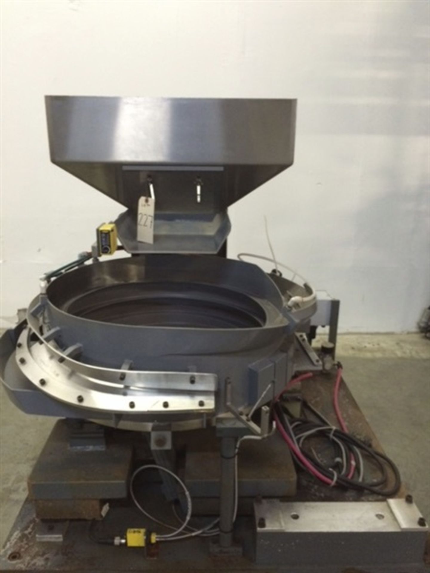 Service Engineering Vibratory Feeder Bowl with Hopper.