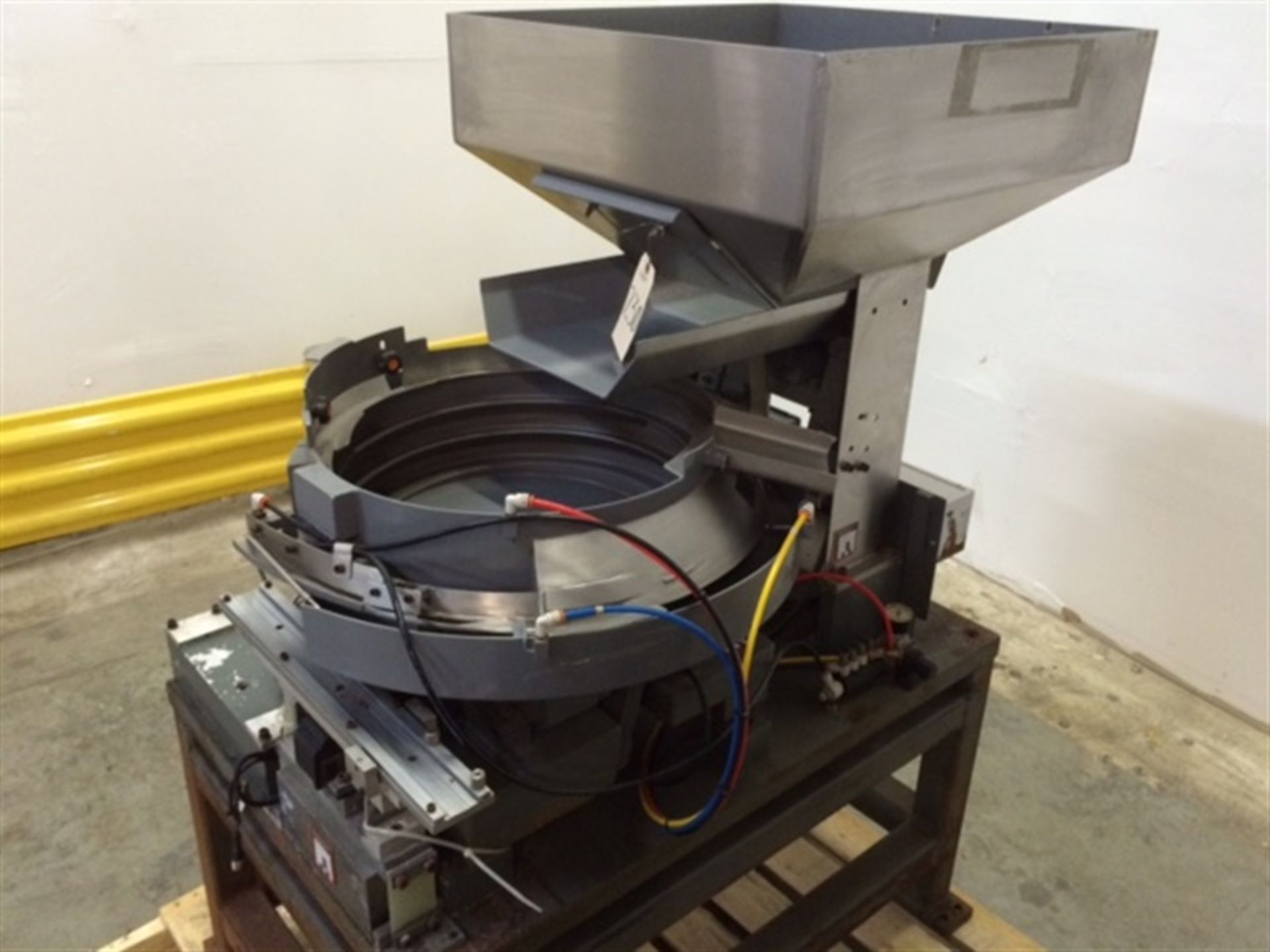 Service Engineering Vibratory Feeder Bowl with Hopper - Image 3 of 3