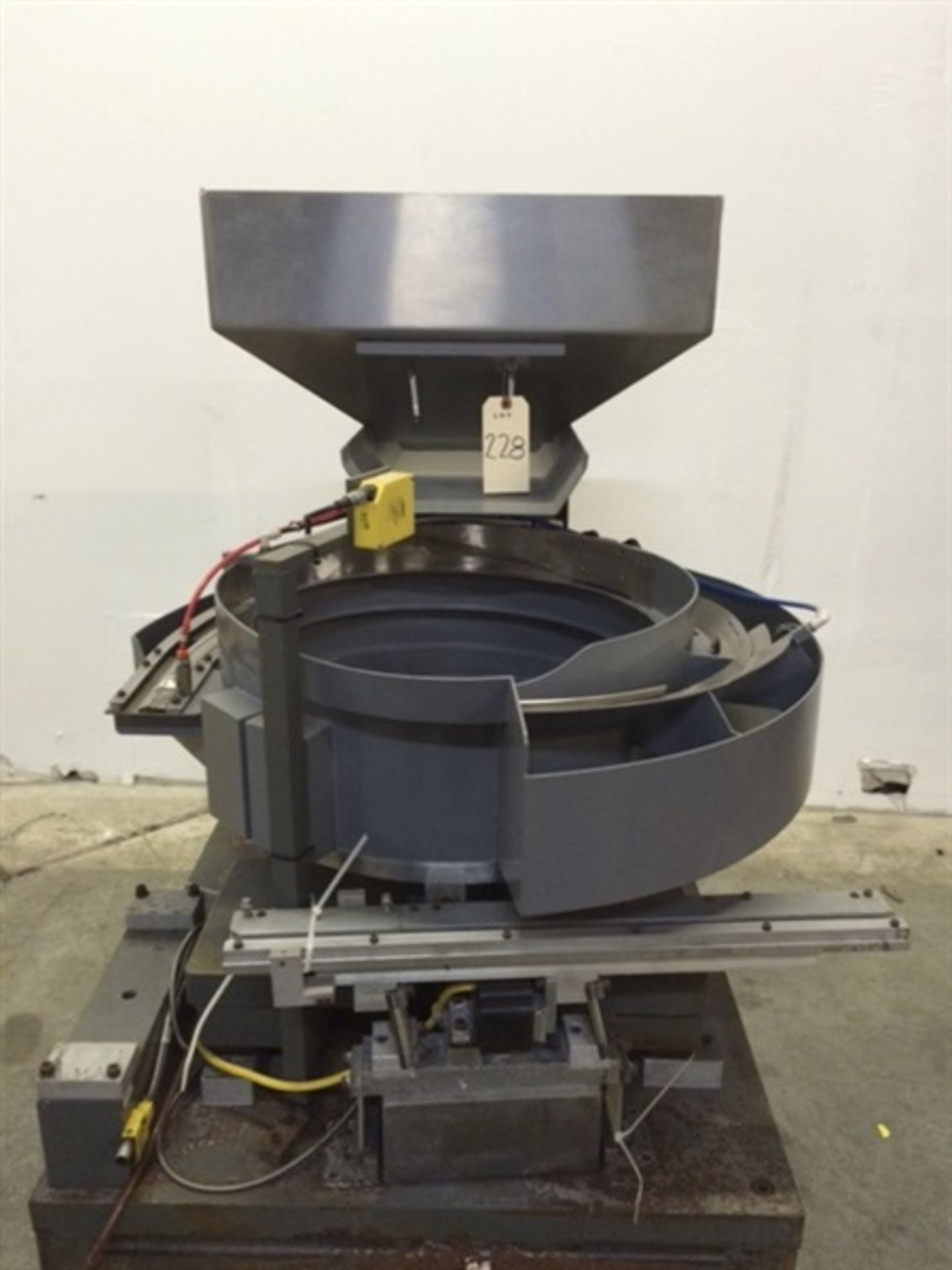 Service Engineering Vibratory Feeder Bowl with Hopper