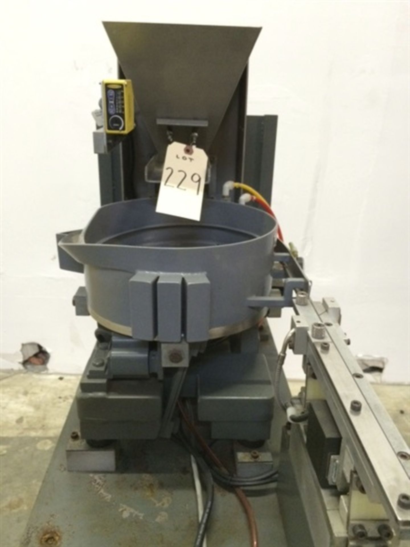 Service Engineering Vibratory Feeder Bowl with Hopper