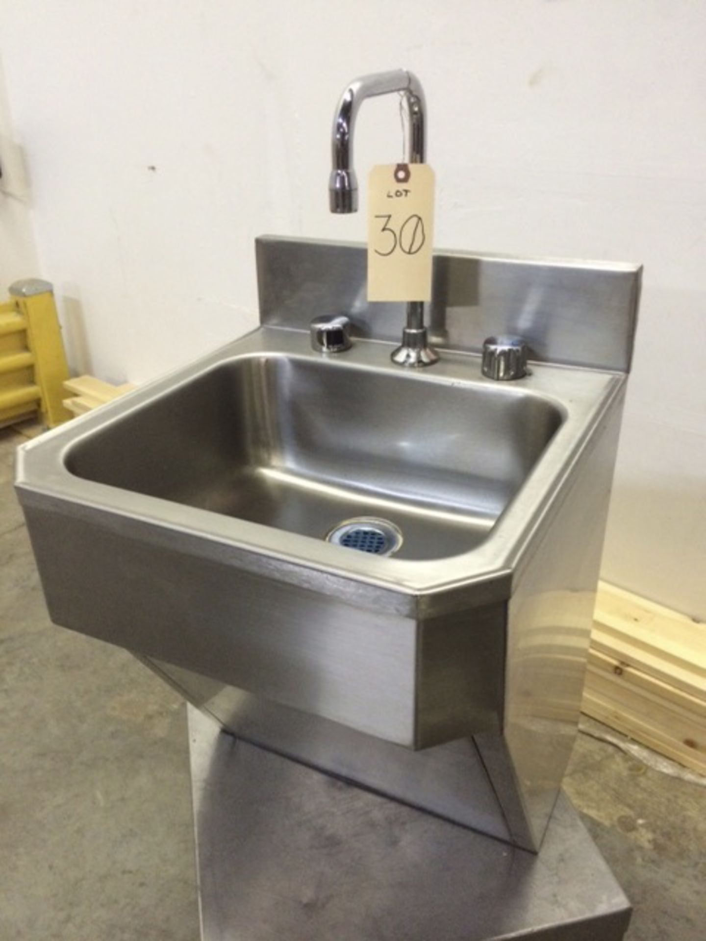 Never Used S/S Laboratory Sink