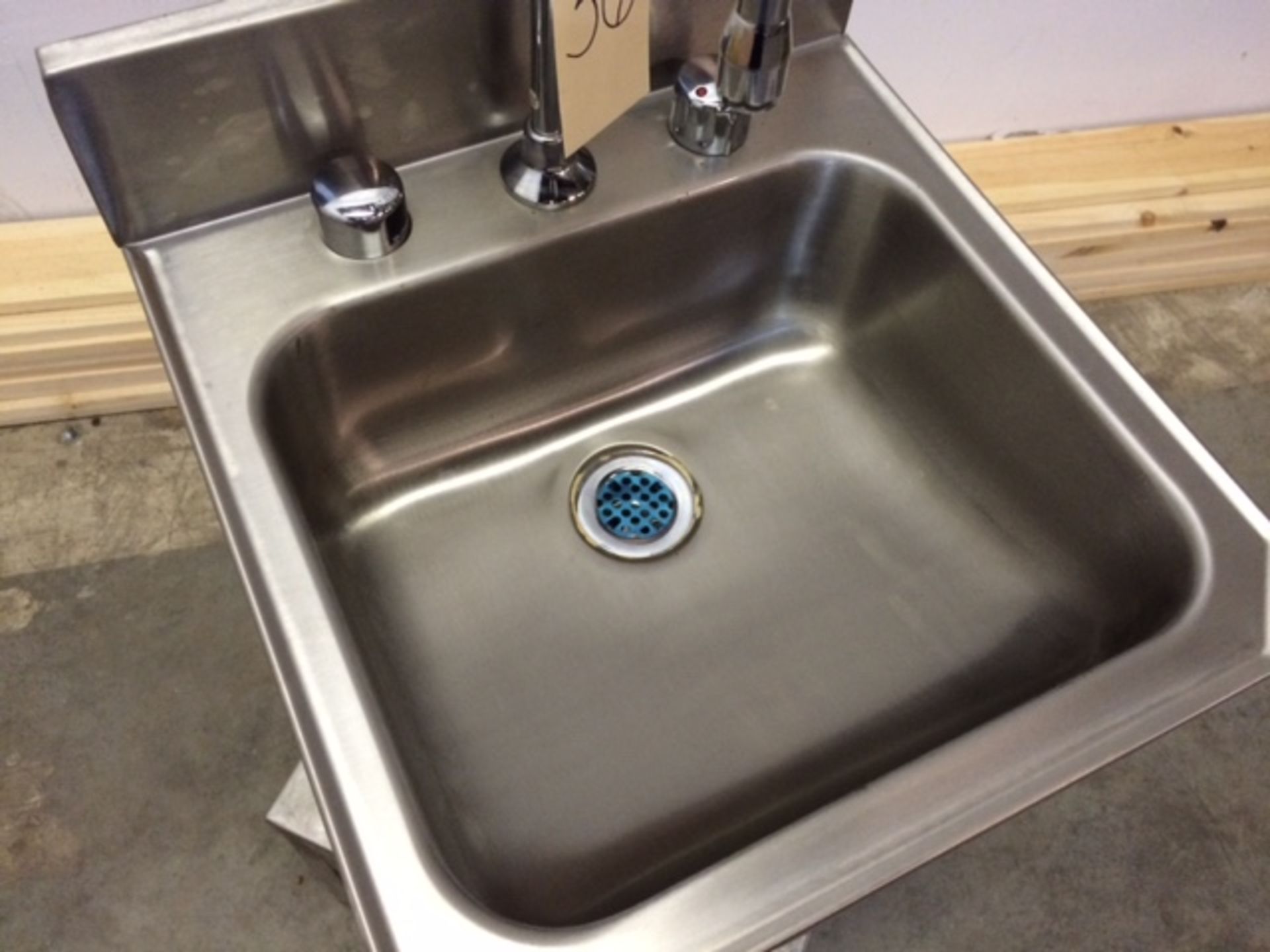 Never Used S/S Laboratory Sink - Image 2 of 3