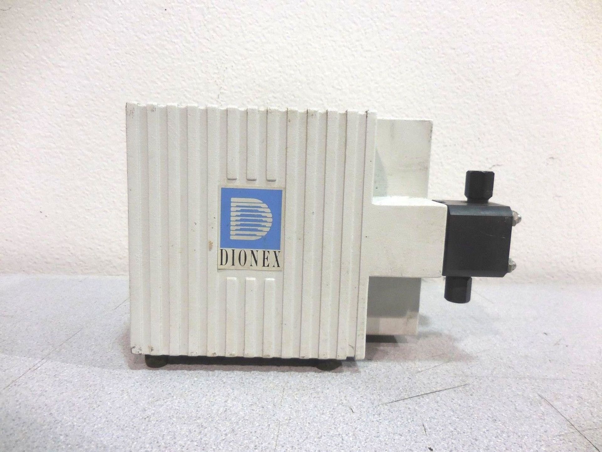 DIONEX DXP ISOCRATIC PUMP - Image 2 of 5