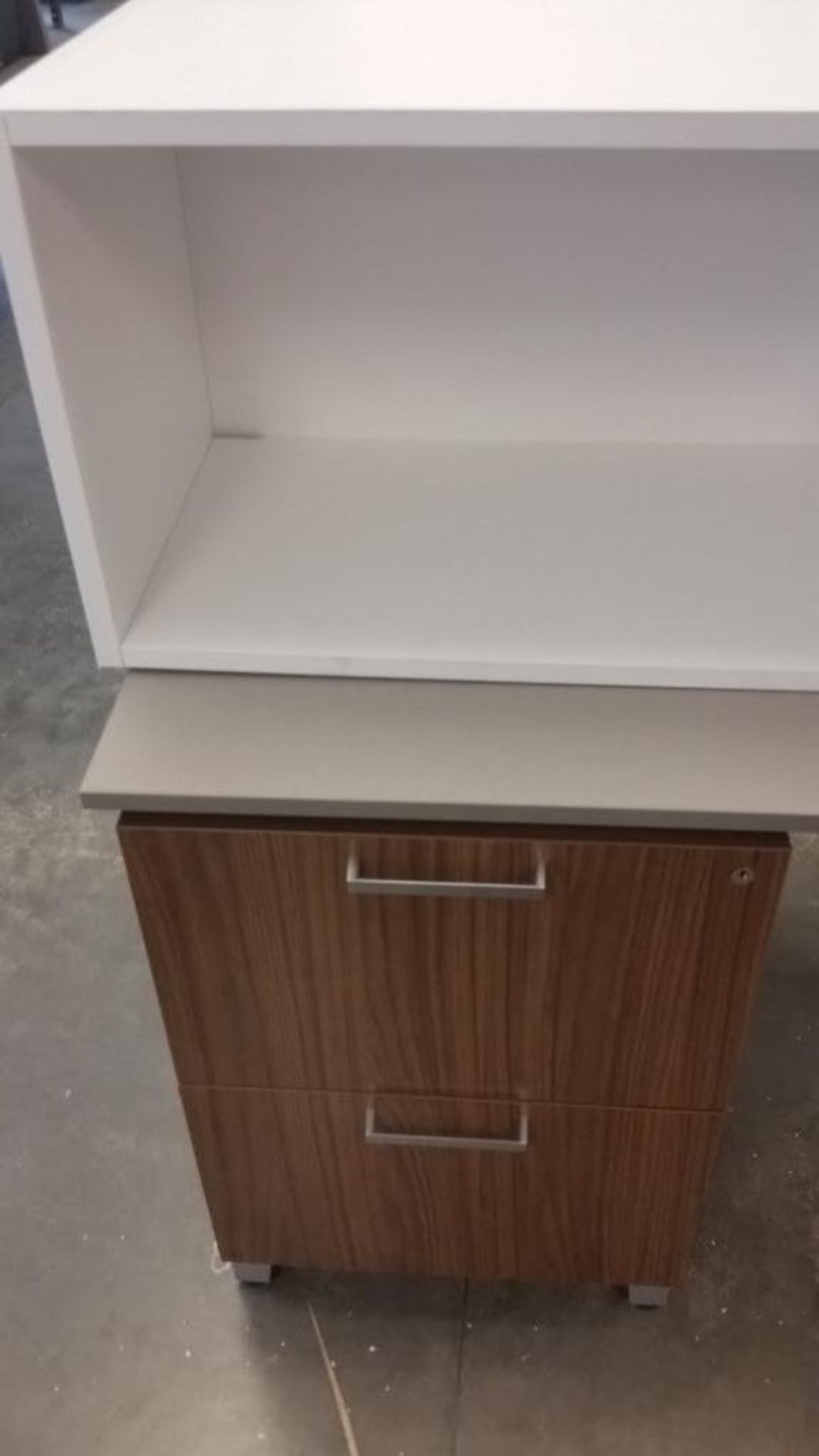Allsteel office desk with (2) overhead cabinets, (5) drawers, (1) hanging cabinet - Image 5 of 5