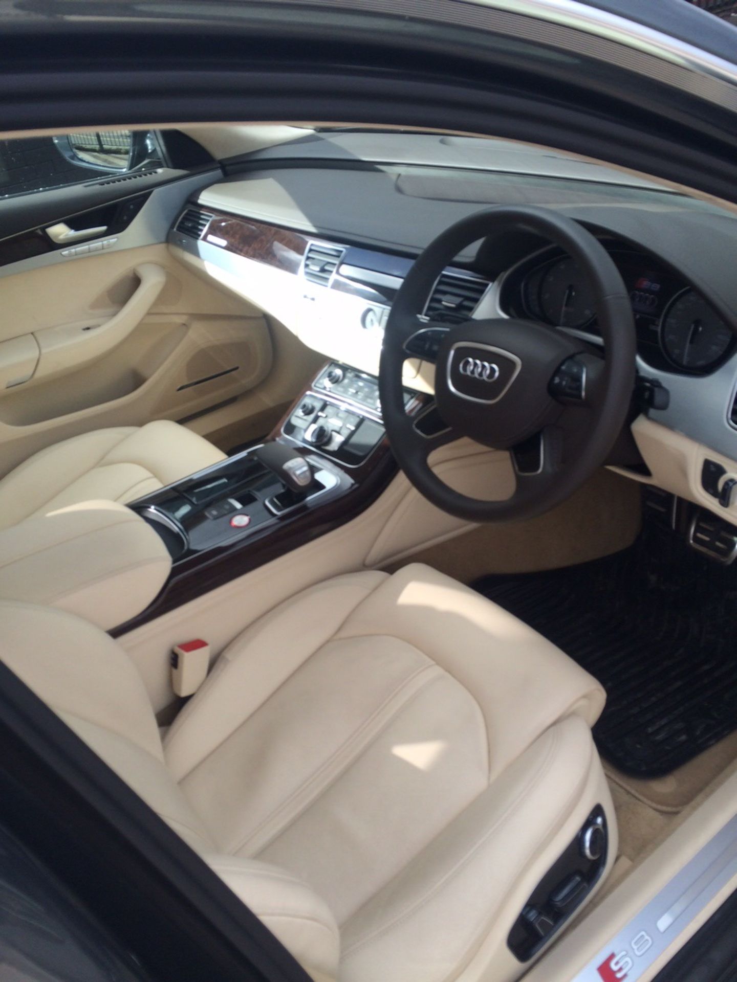 2013 / 13 Audi S8 4.0 TFSI - Image 5 of 5