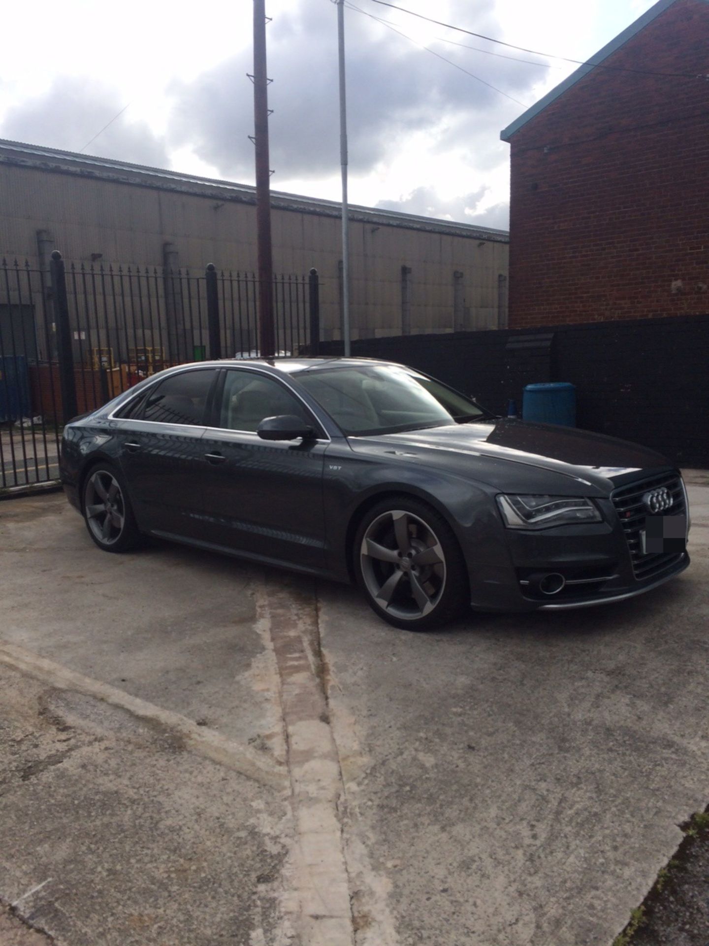 2013 / 13 Audi S8 4.0 TFSI