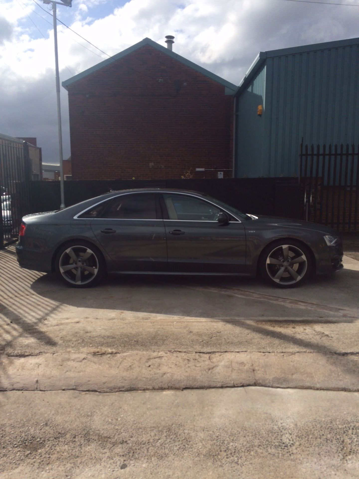 2013 / 13 Audi S8 4.0 TFSI - Image 2 of 5