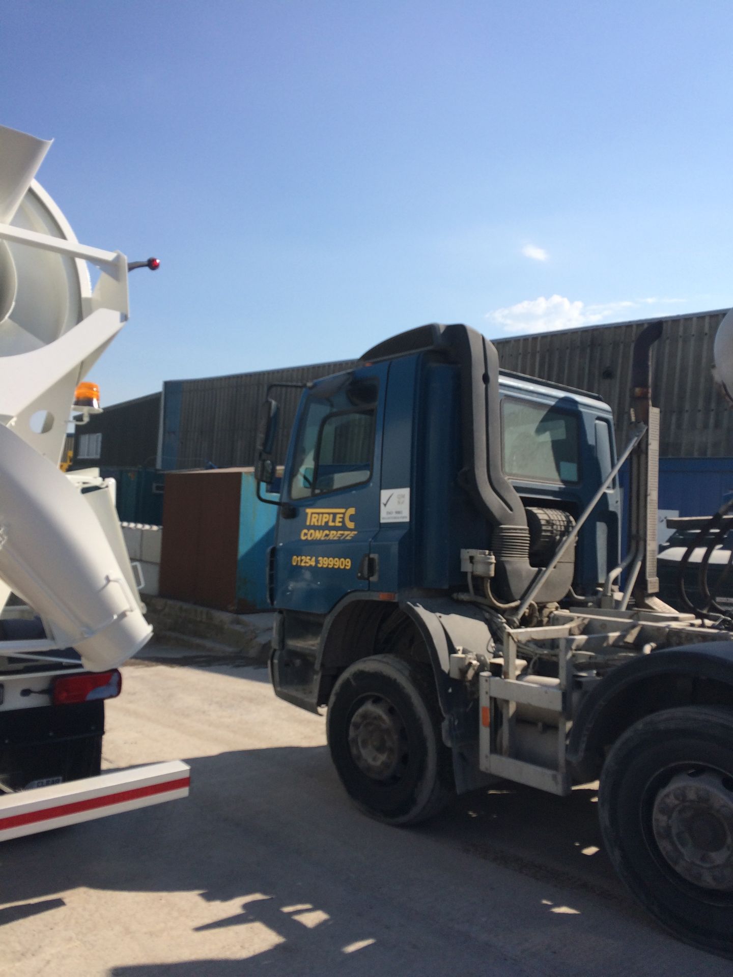 DAF CF Cement Mixer Truck with Hymix Gear