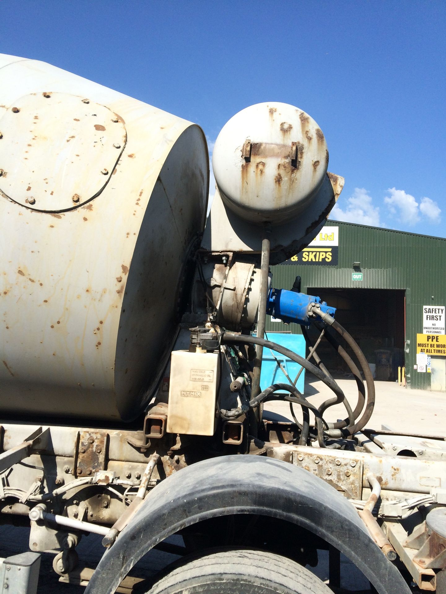 DAF CF Cement Mixer Truck with Hymix Gear - Image 6 of 9