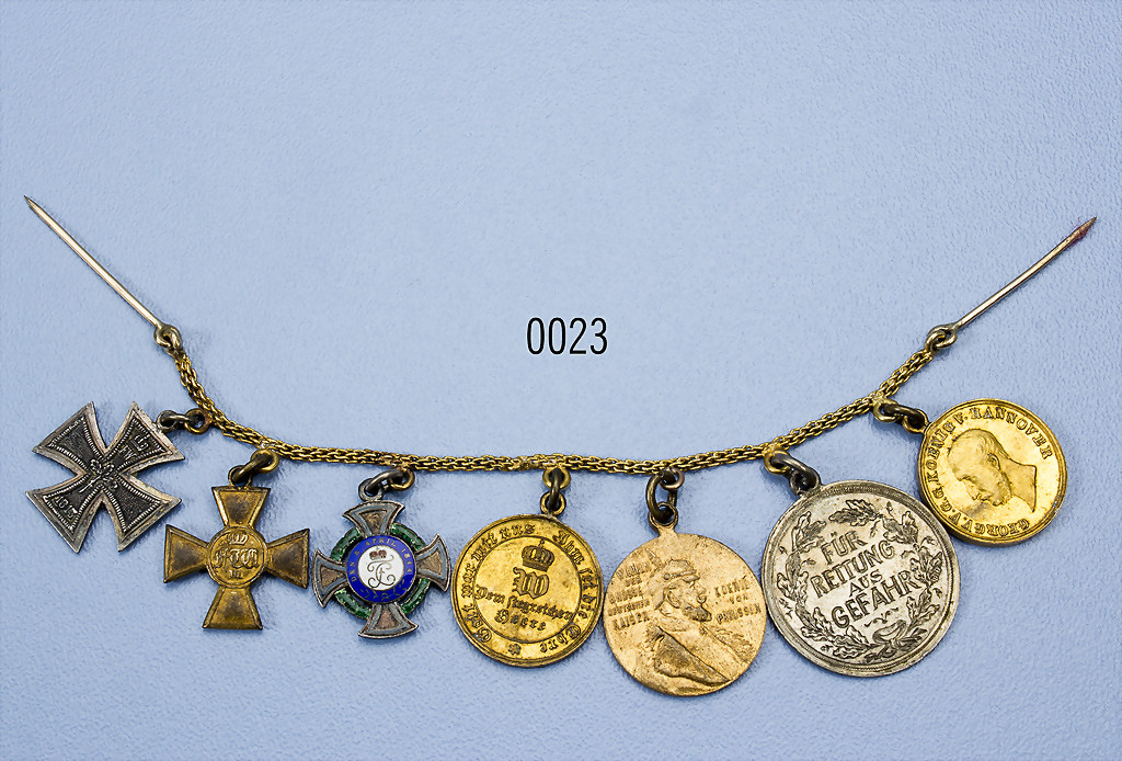 7er Miniaturkette, EK 2 1870, Offizier-Dienstauszeichnung für 25 Jahre, Hohenzollern Ehrenkreuz 3.