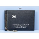 SS-Fotoalbum, schwarzes Album mit eingeprägten SS-Runen und Aufschrift "Zur Erinnerung an meine