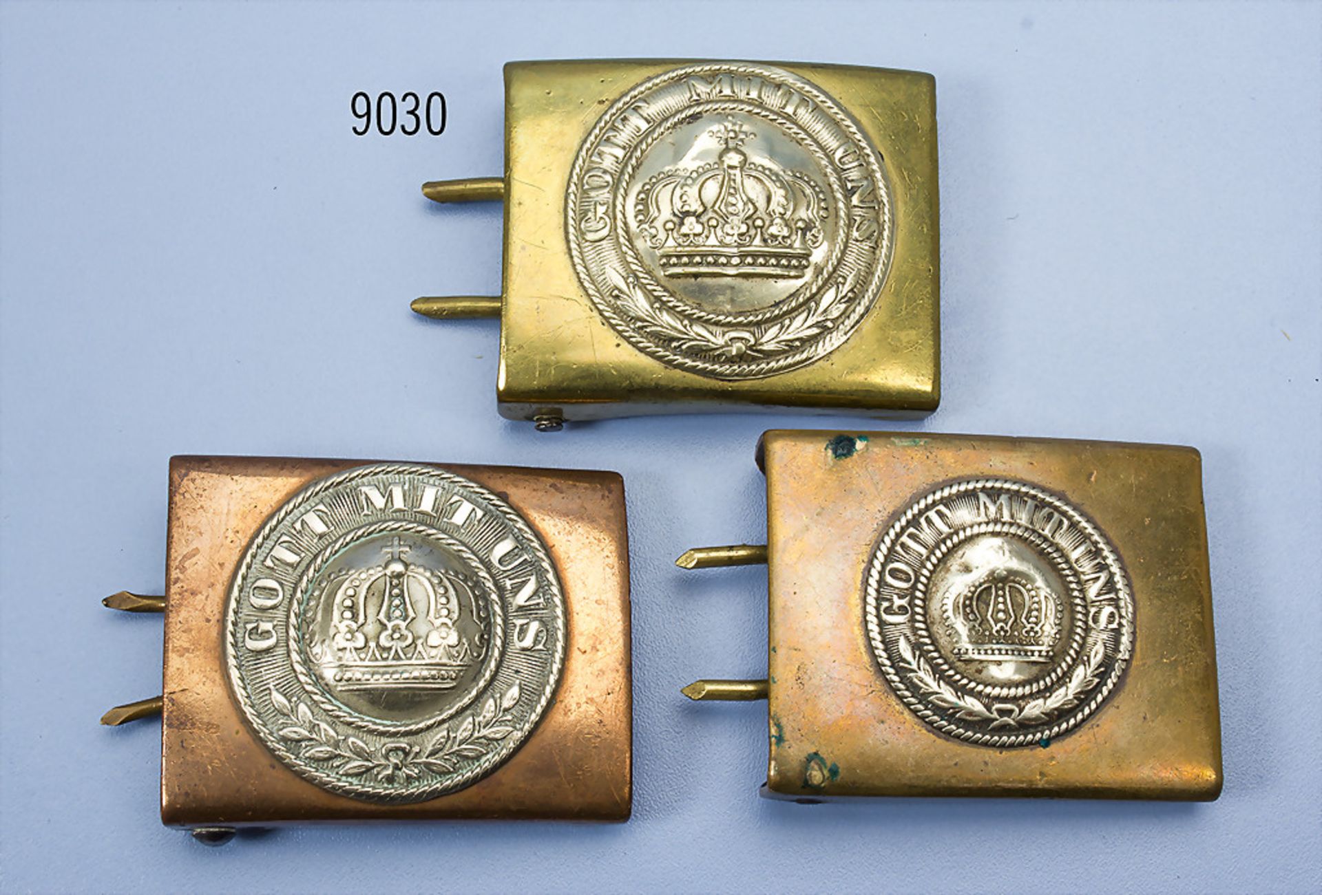 Konv. Preußen 3 Koppelschlösser Modell 1847, 2 Messingschlösser, 1 x mit kleiner Auflage sowie