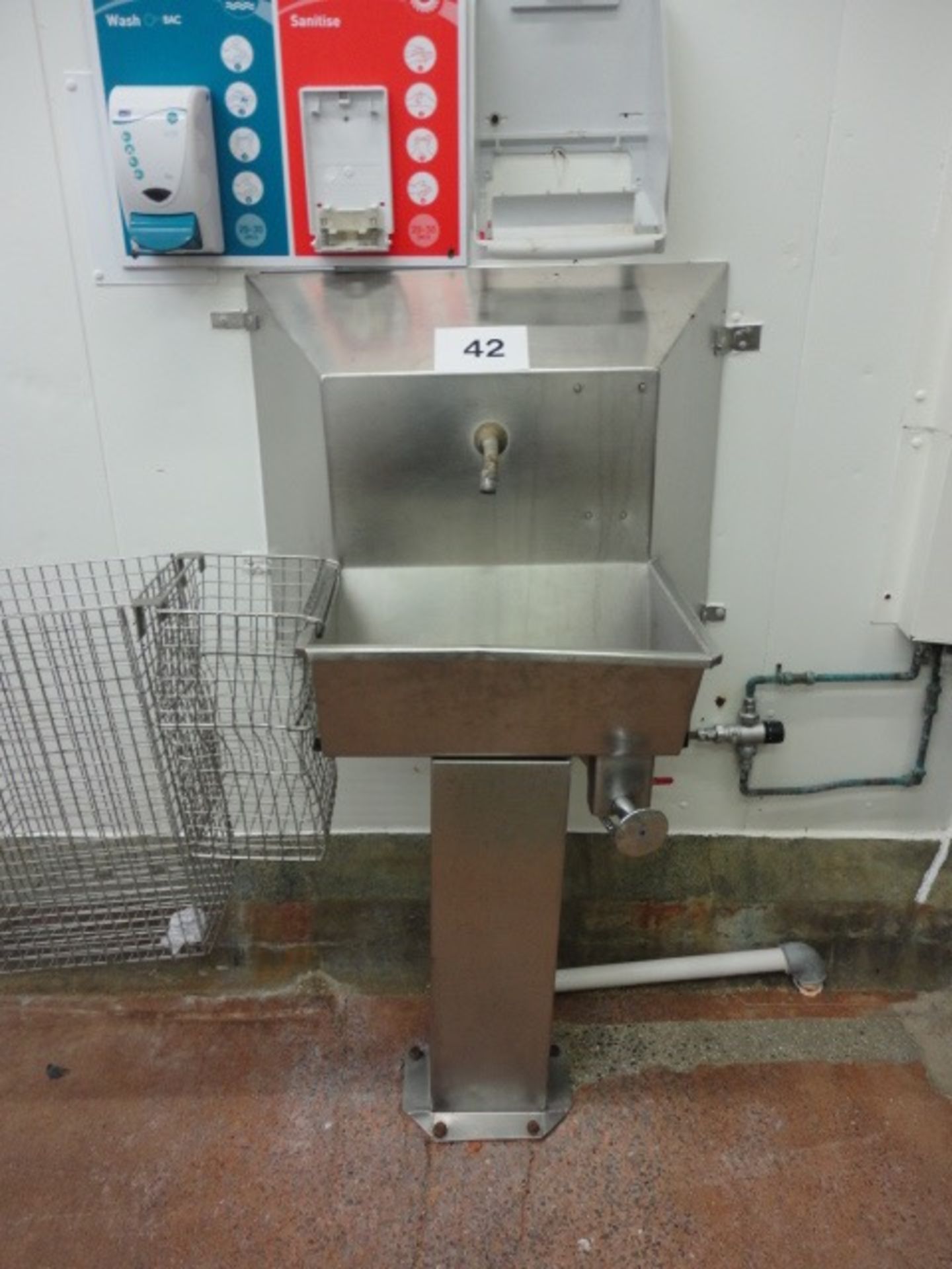 Single knee operated s/s Sink LIFT OUT £15