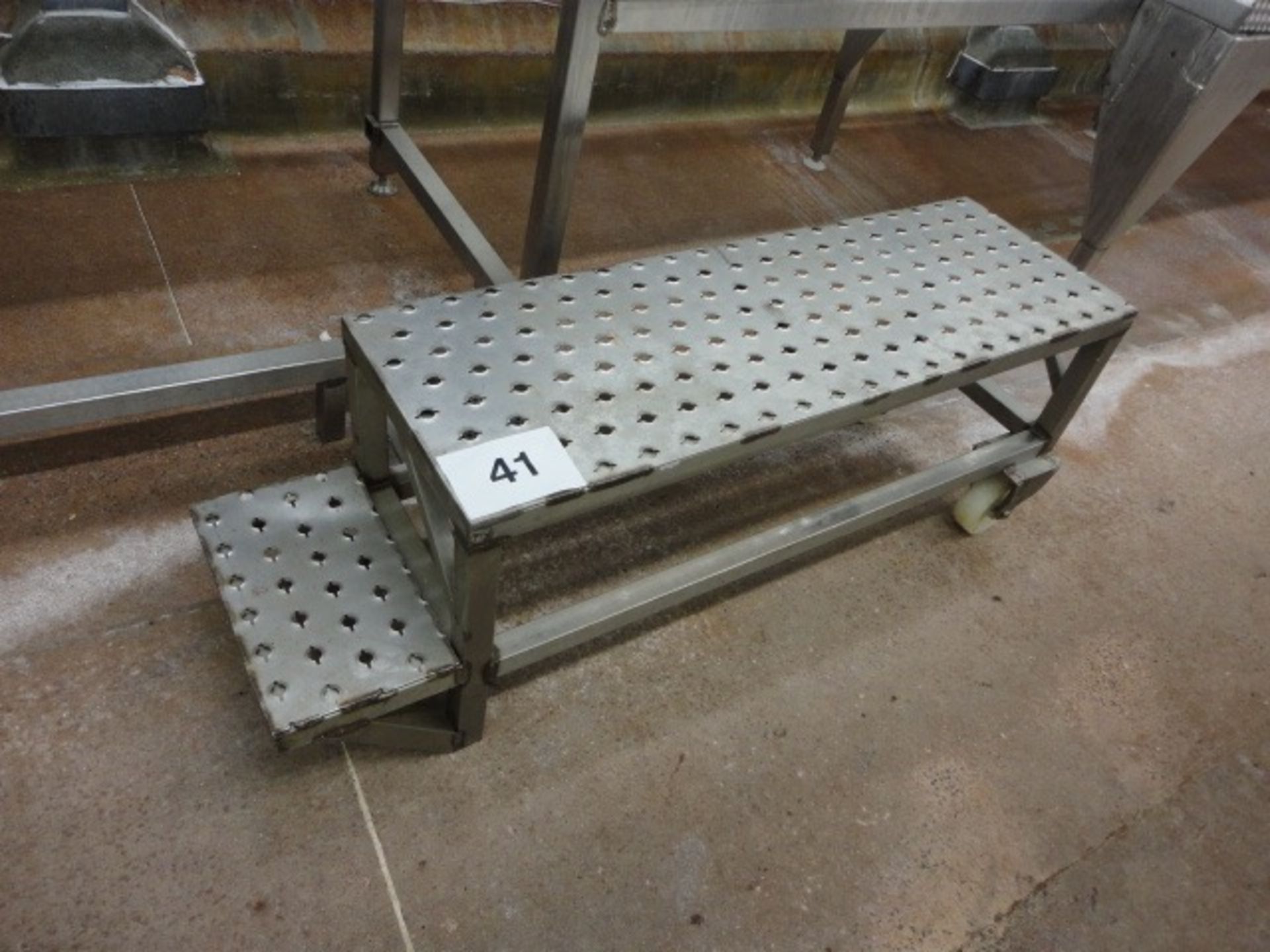 Mobile step platform s/s approx. 1300mm long x 400mm wide LIFT OUT £5
