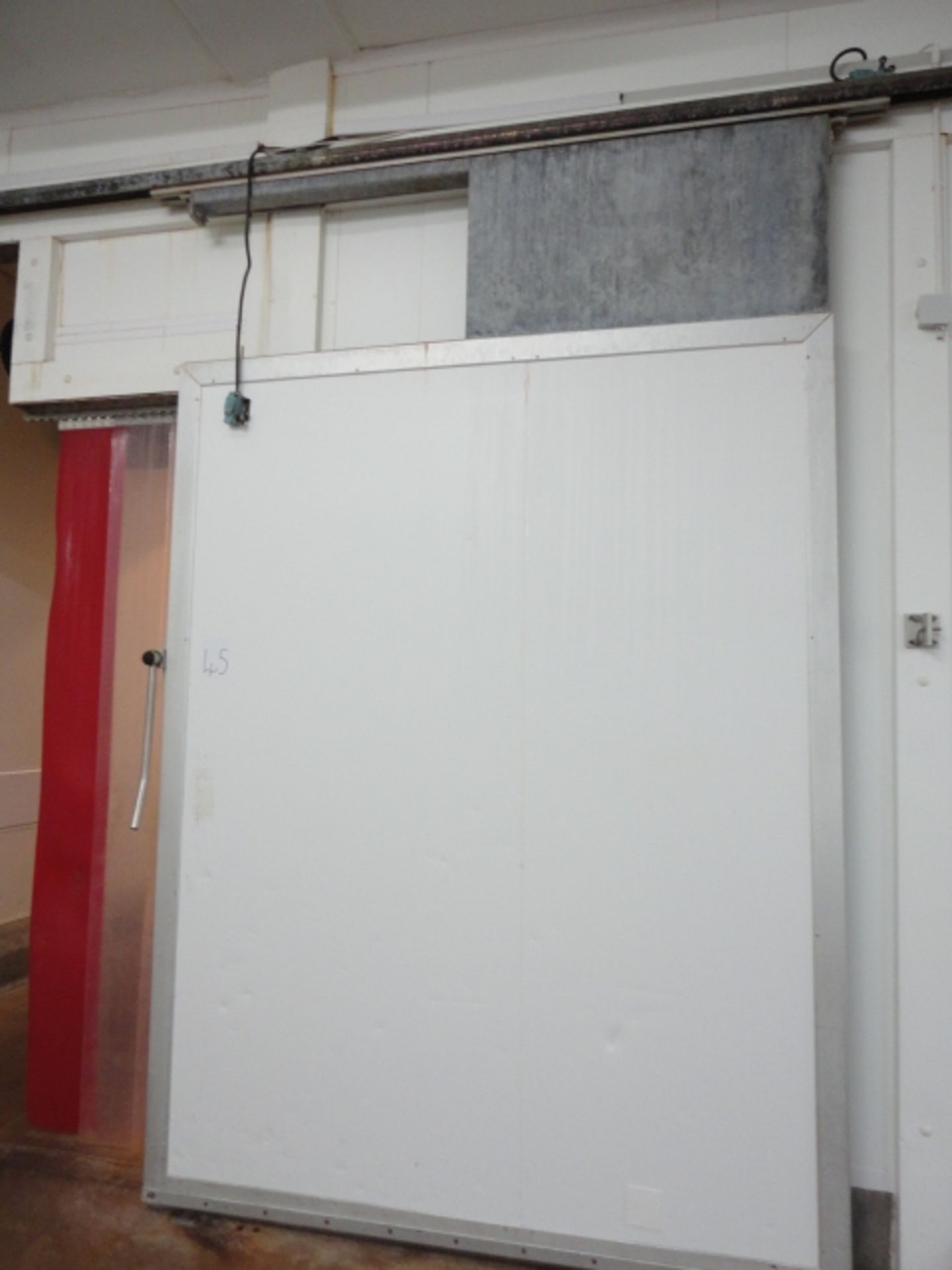 1 X REFRIGERATION DOOR WITH ALL THE RUNNING GEAR 2.1MTR X 2.7MTR HIGH LIFT OUT £75 OR BTR