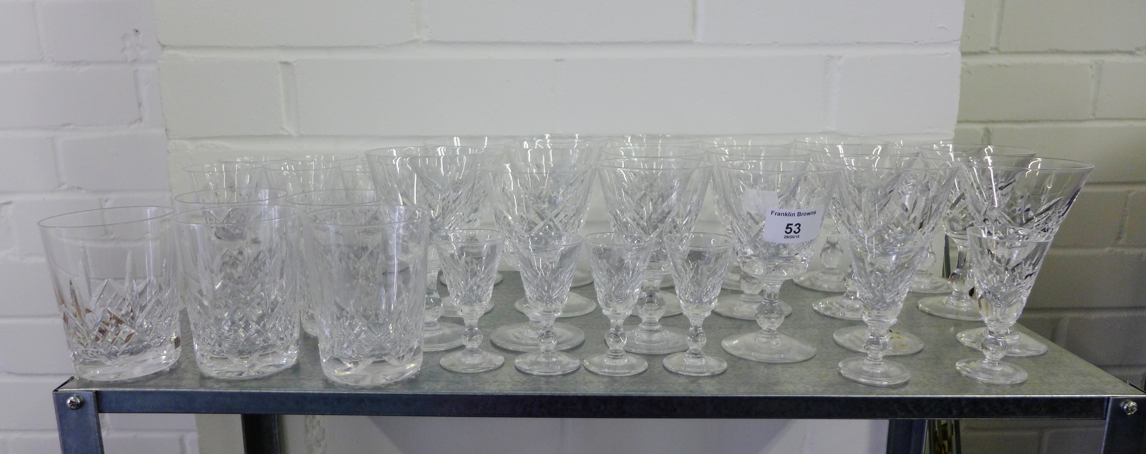 A suite of crystal drinking glasses (a lot)