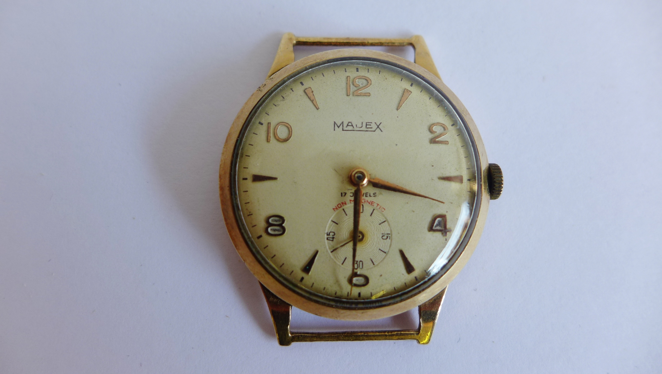 Gents yellow metal cased Majex wristwatch