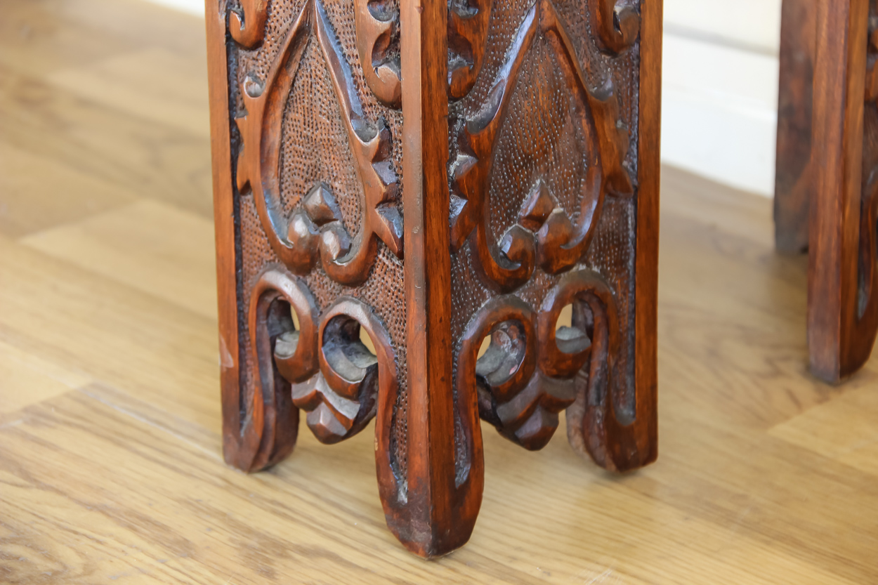 A large Colonial carved hardwood jardiniere/flower trough, 89.5 x 41.5 x 60cm - Image 7 of 8