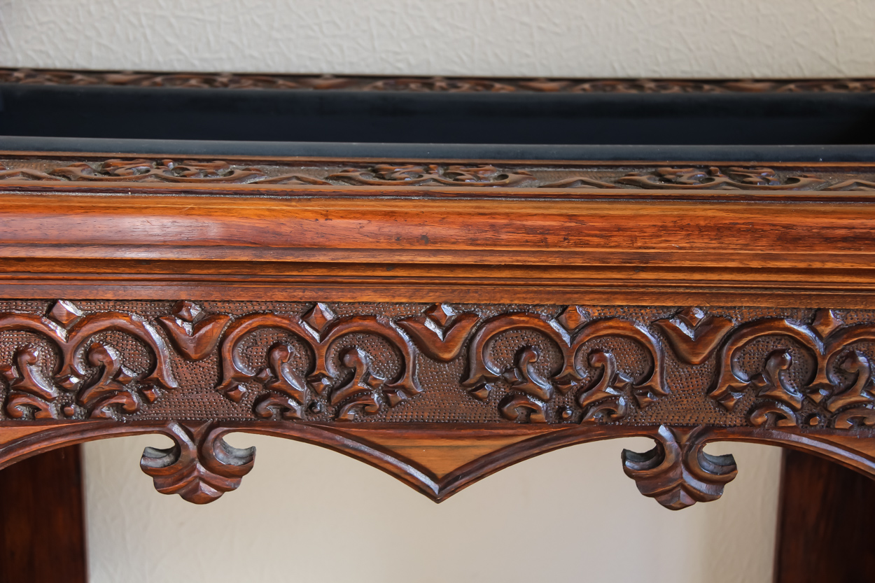 A large Colonial carved hardwood jardiniere/flower trough, 89.5 x 41.5 x 60cm - Image 2 of 8