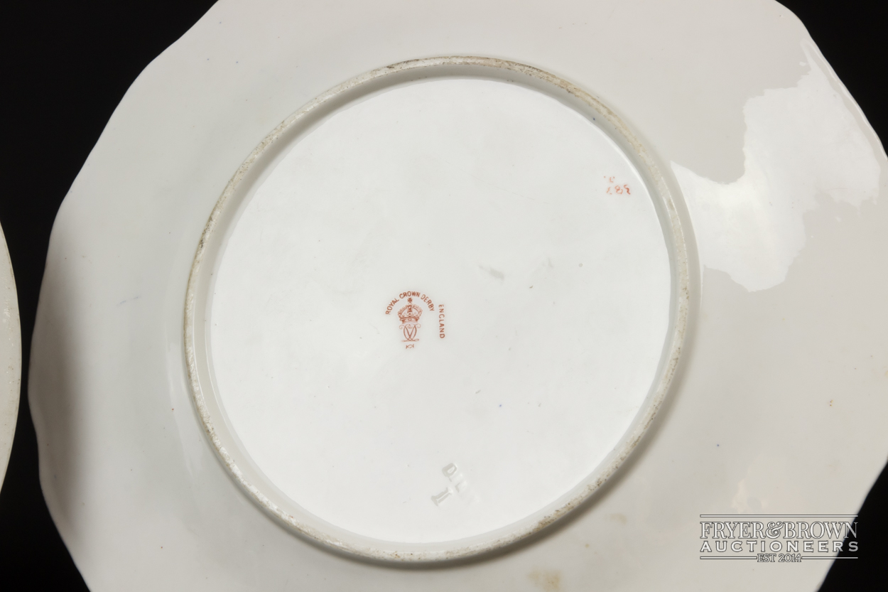 An early Chamberlain Worcester plate; a Grainger Worcester plate; and a Royal Crown Derby plate, - Image 4 of 4