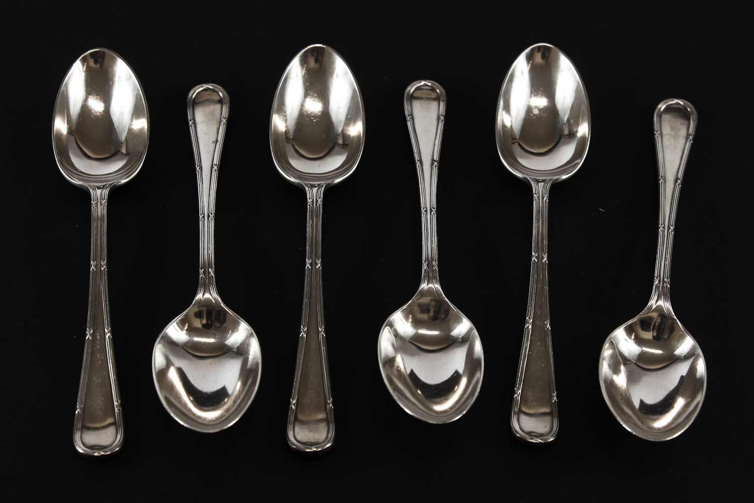 Six silver teaspoons, Elkington & Co., Birmingham 1908, 150grs